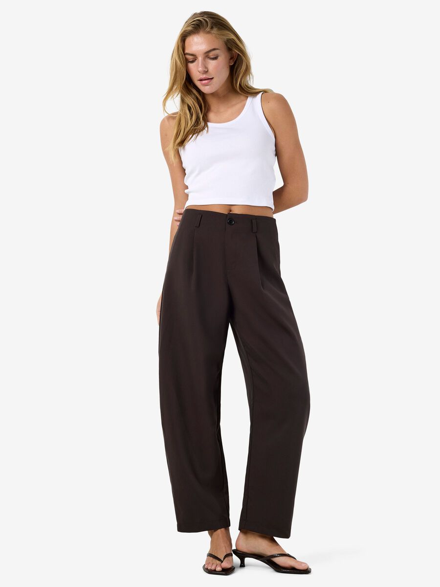 Carousel image - PANTALONES FIT CORTE BARREL, Chocolate Brown | 6