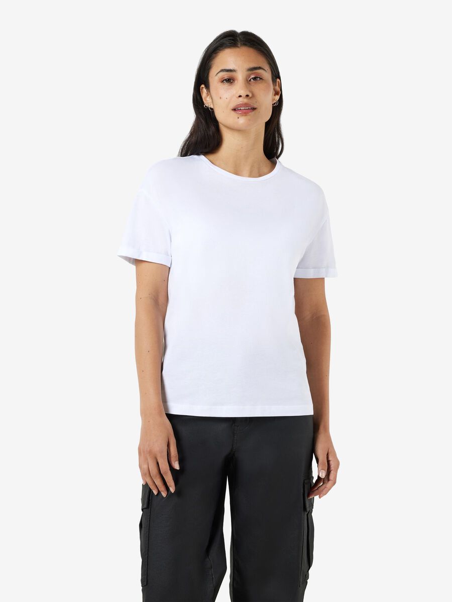 Shop t-shirts and tops from Noisy May online