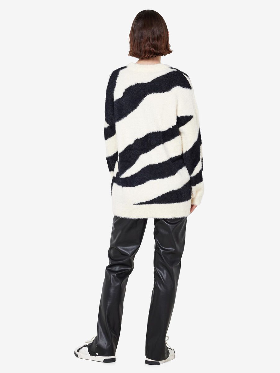 Carousel image - LØS PASSFORM STRIKKET PULLOVER, Eggnog | 3