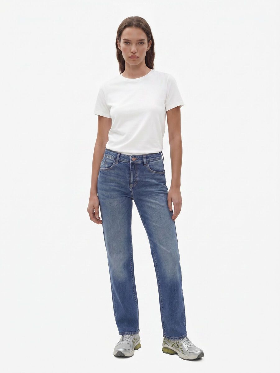 Product tile image - JEANS STRAIGHT FIT, Medium Blue Denim | 27025067_MediumBlueDenim