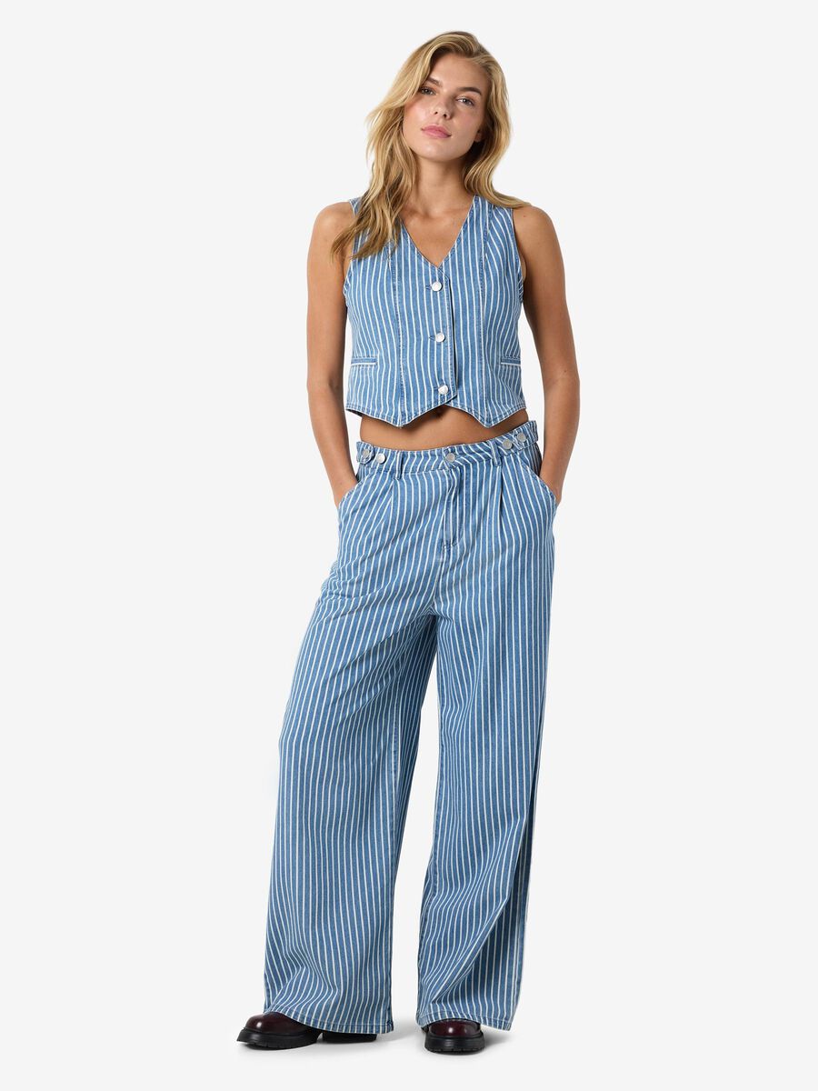 Noisy May NÅLESTRIBET VEST, Medium Blue Denim, highres - 27034097_MediumBlueDenim_004.jpg