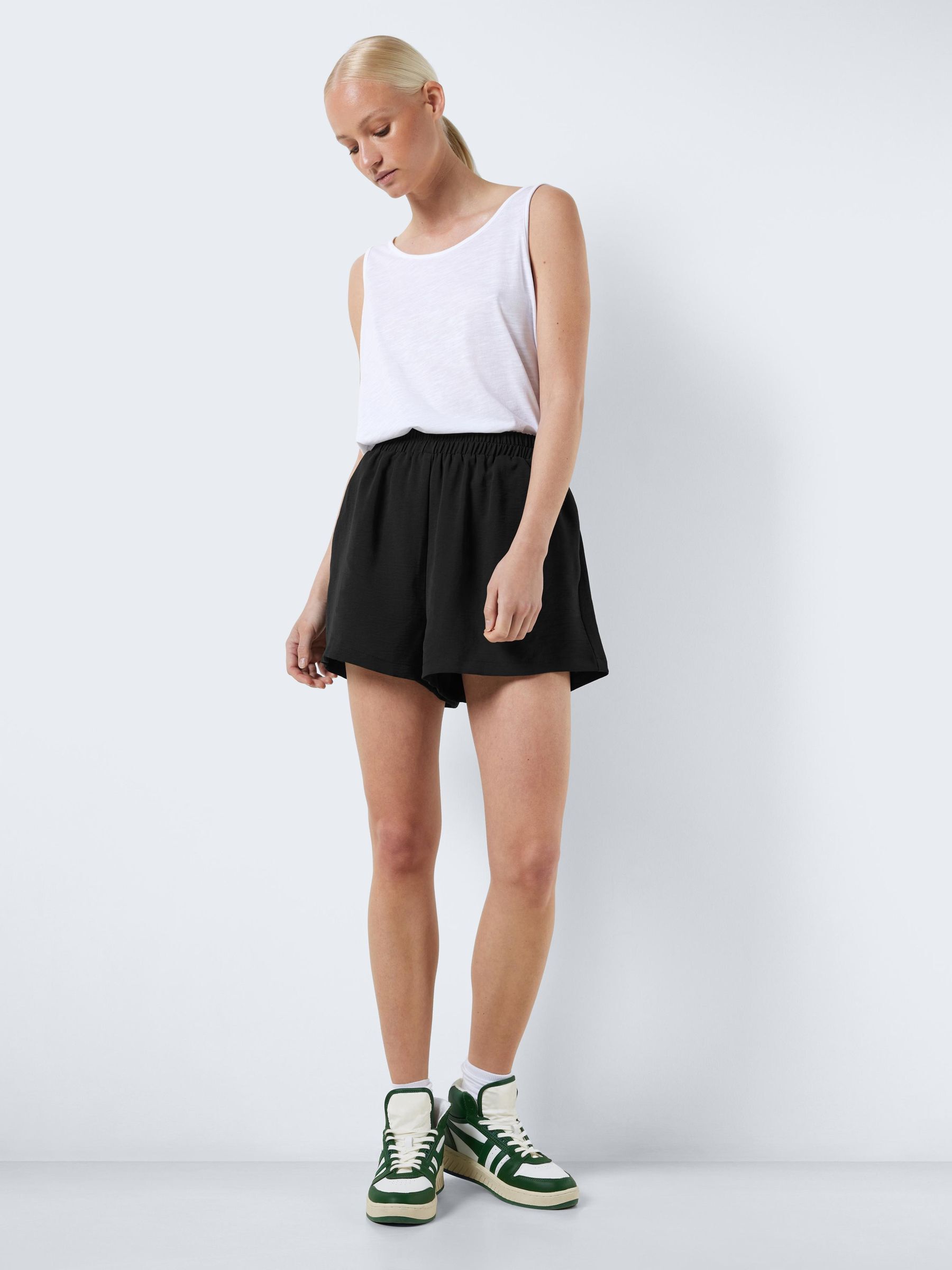 Black shop loose shorts