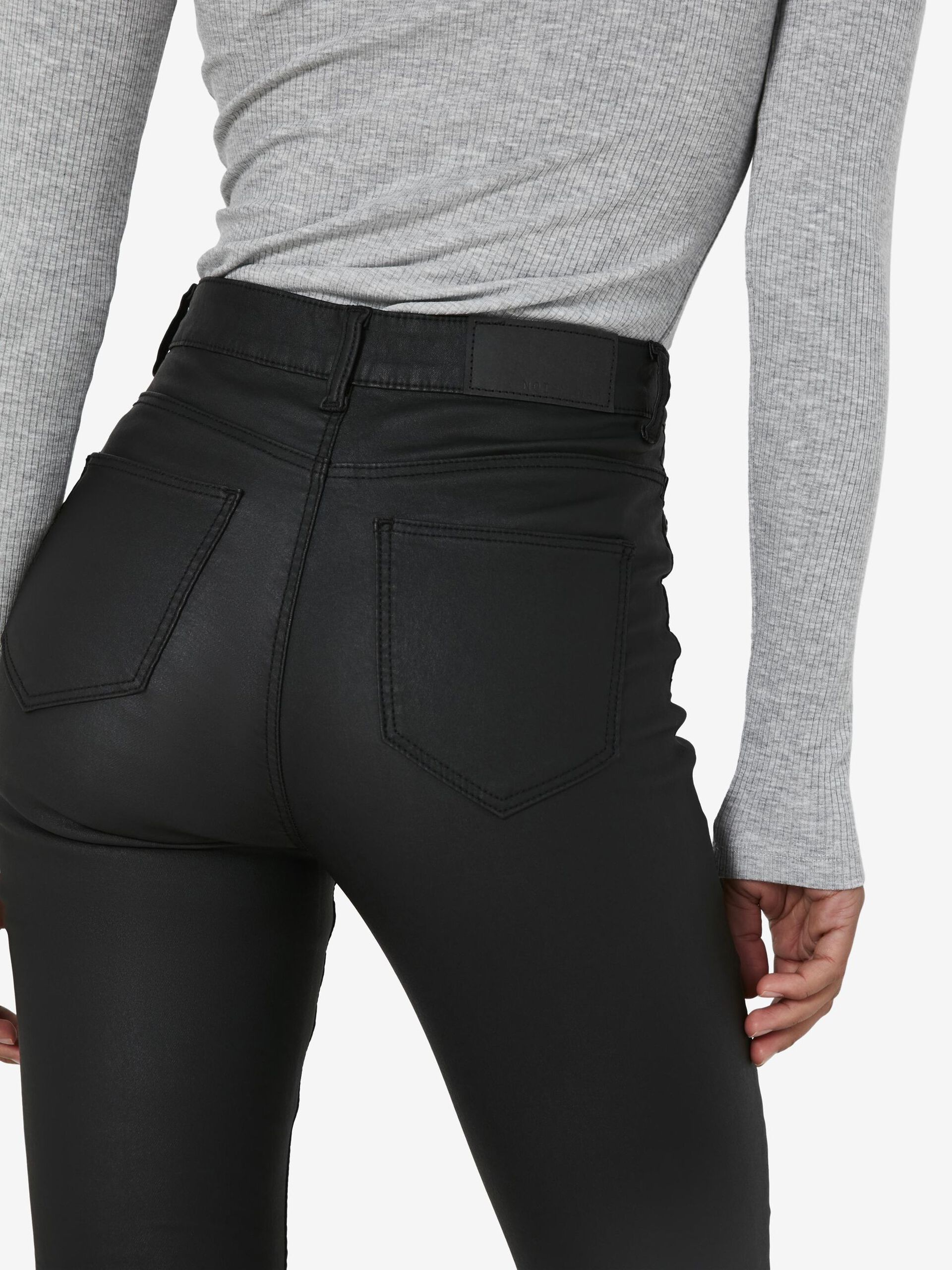 Carousel image - NMCALLIE SKINNY JEANS, Black | 8