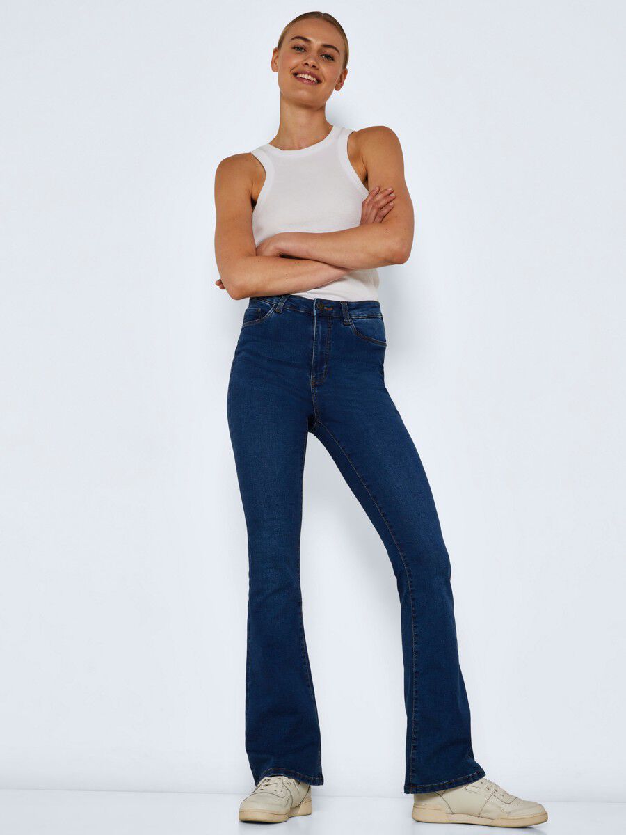 Shop high-waist jeans from Noisy May online