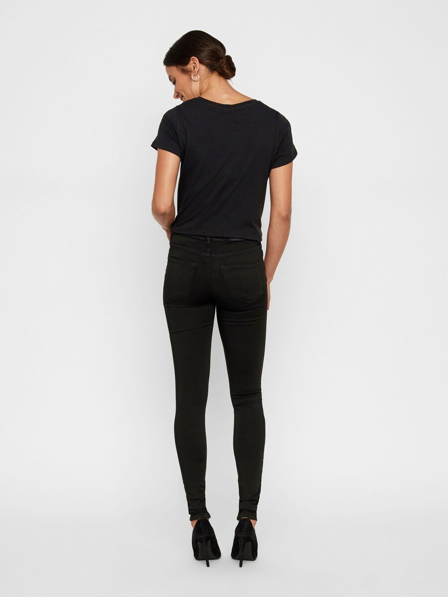 Black NMLUCY NORMAL WAIST SKINNY FIT JEANS | Noisy May®
