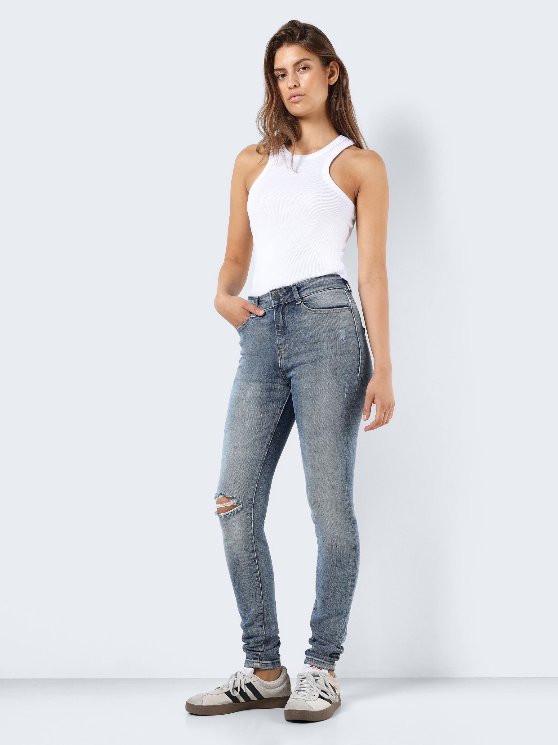 Noisy may high waist clearance
