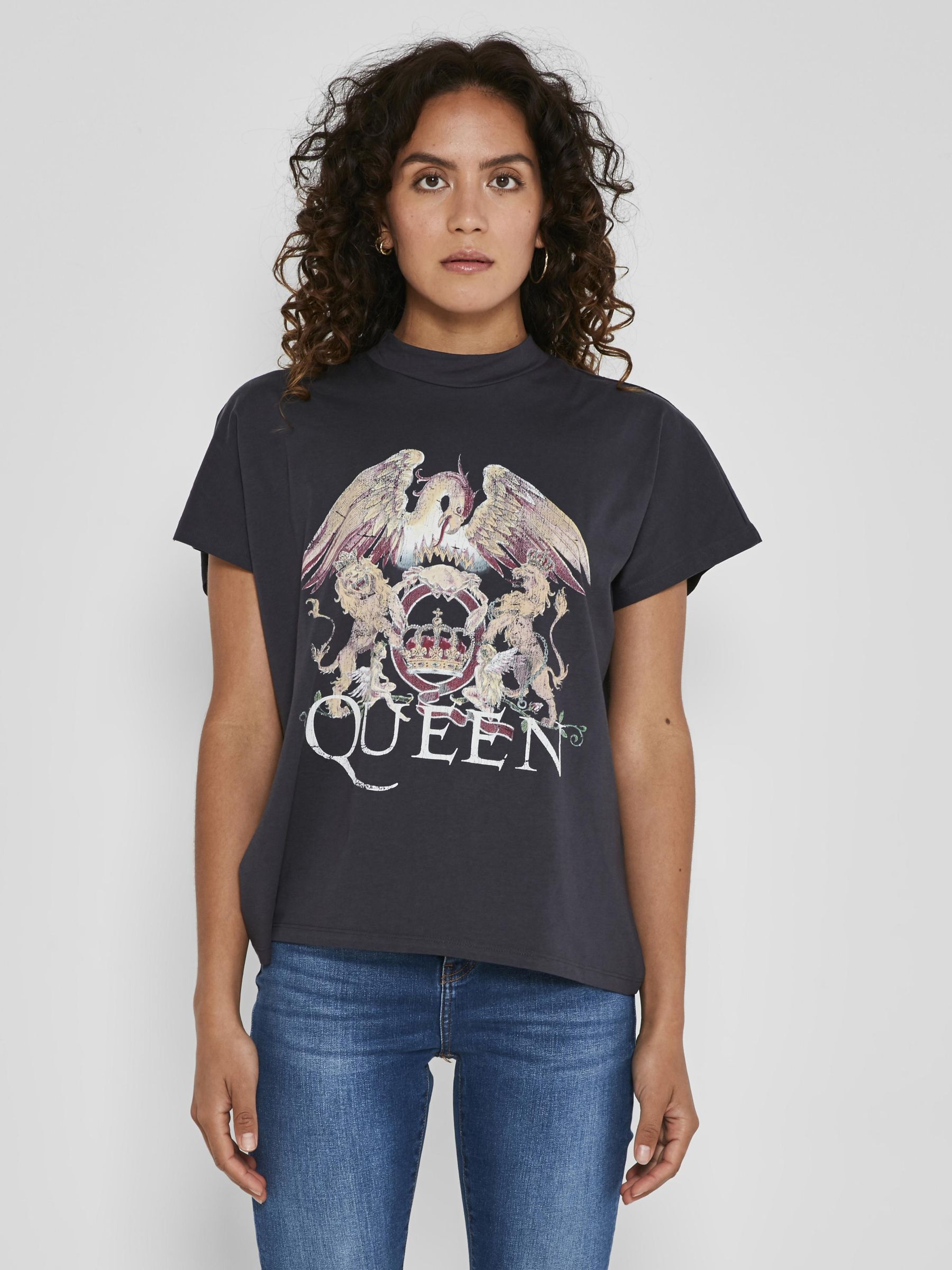 H&m queen t shirt clearance
