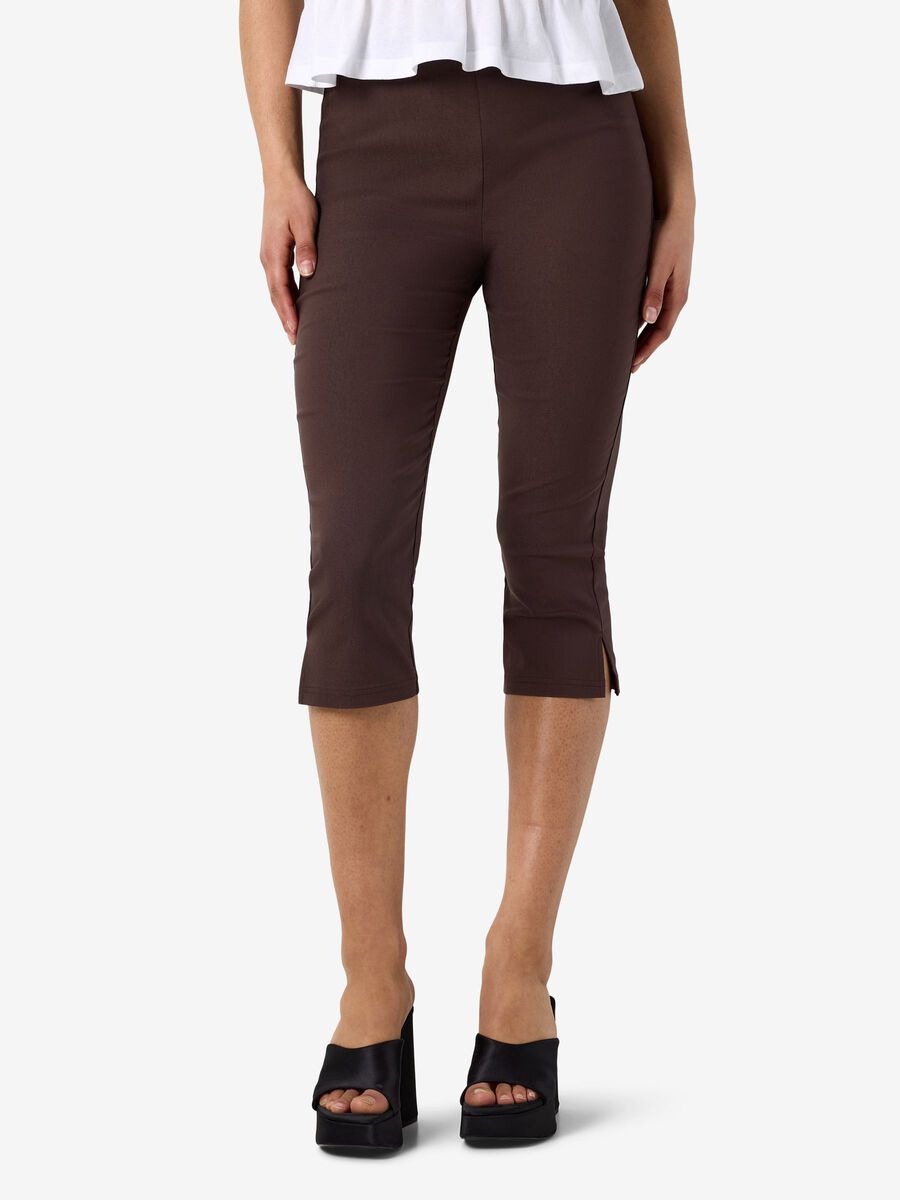 Product tile image - NMWAYNE CAPRI TROUSERS, Chocolate Brown | 27038703_ChocolateBrown
