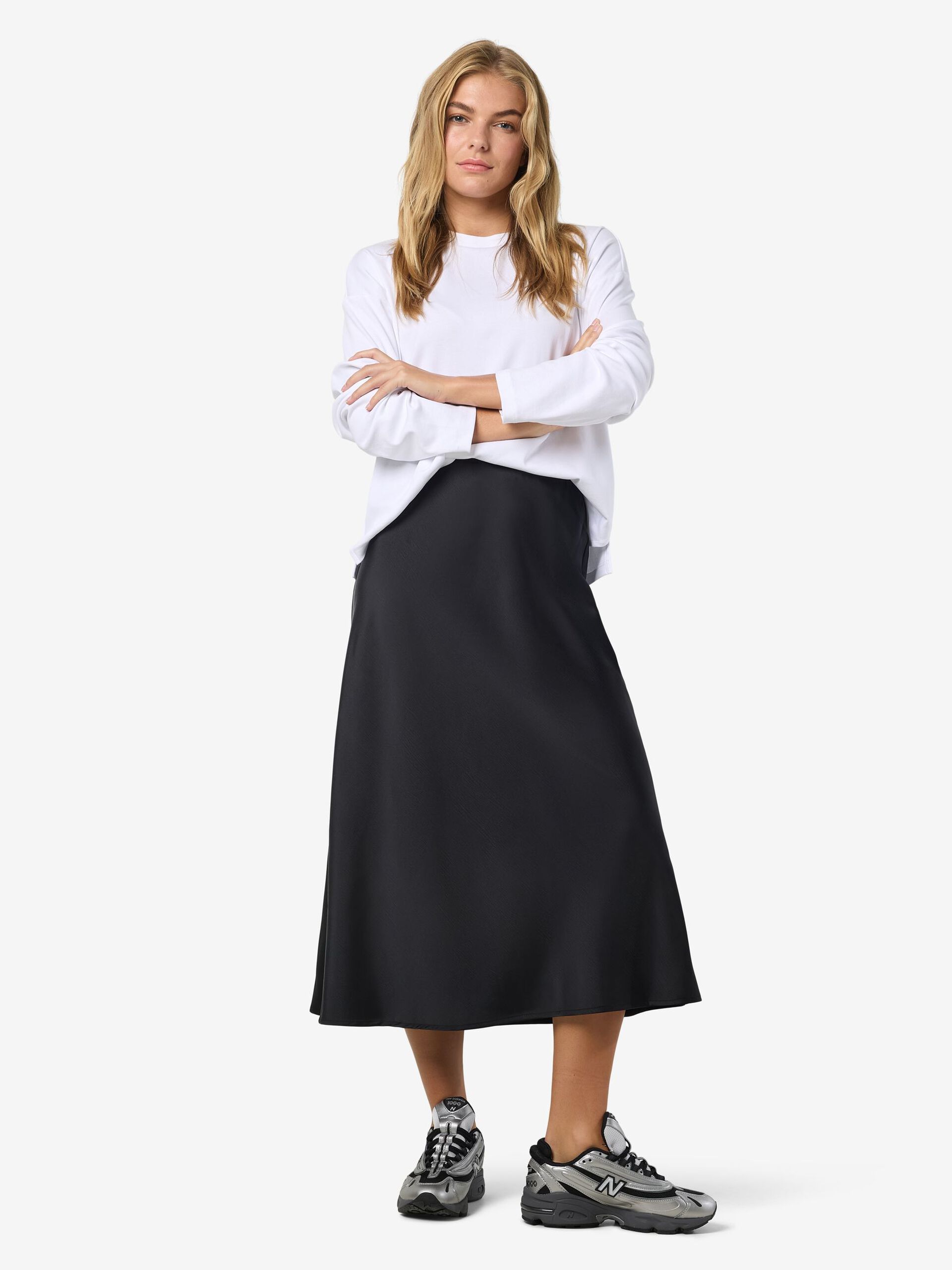 Carousel image - SATIJNEN MIDDELLANGE ROK, Black | 6