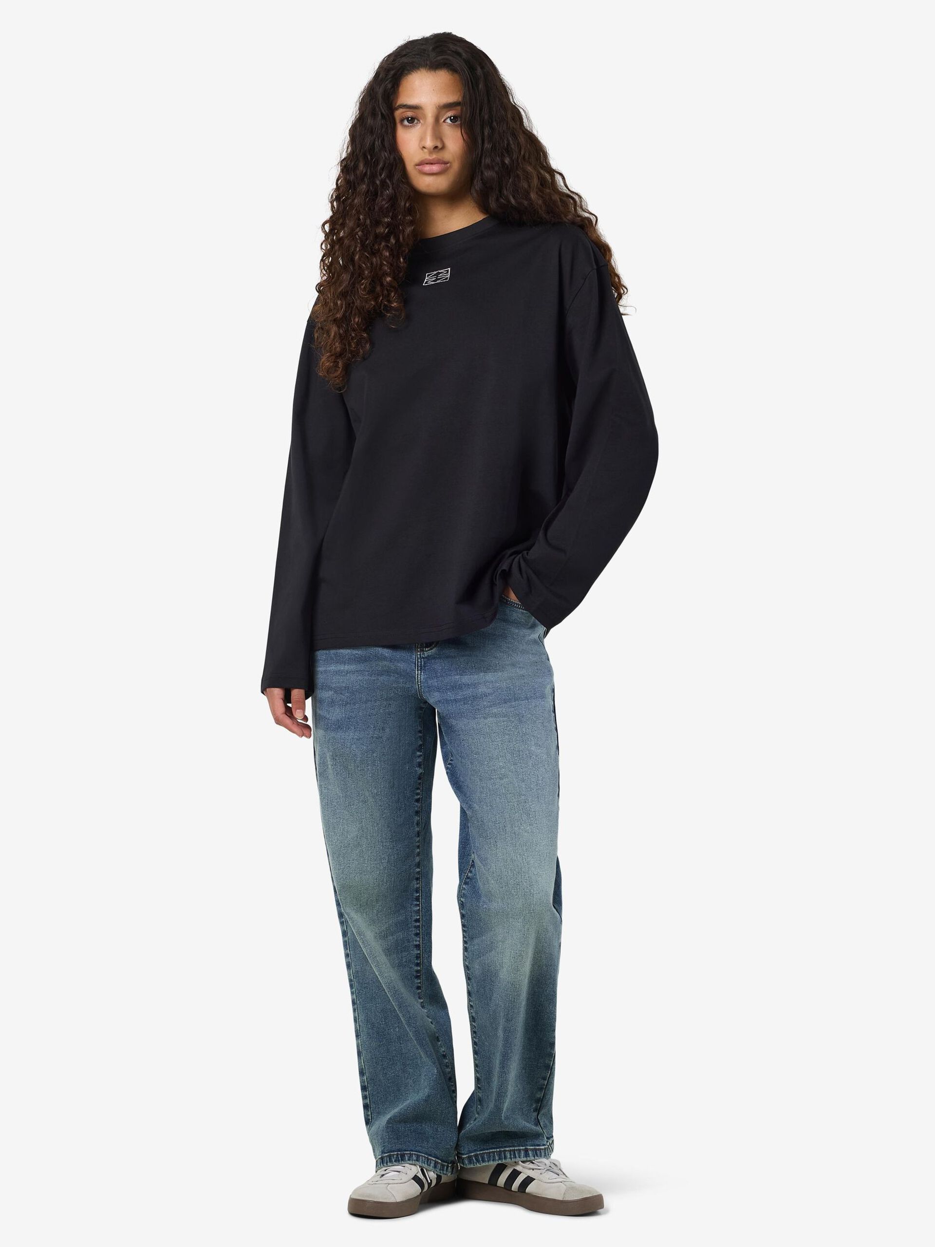 Carousel image - LONG SLEEVED T-SHIRT, Black | 4