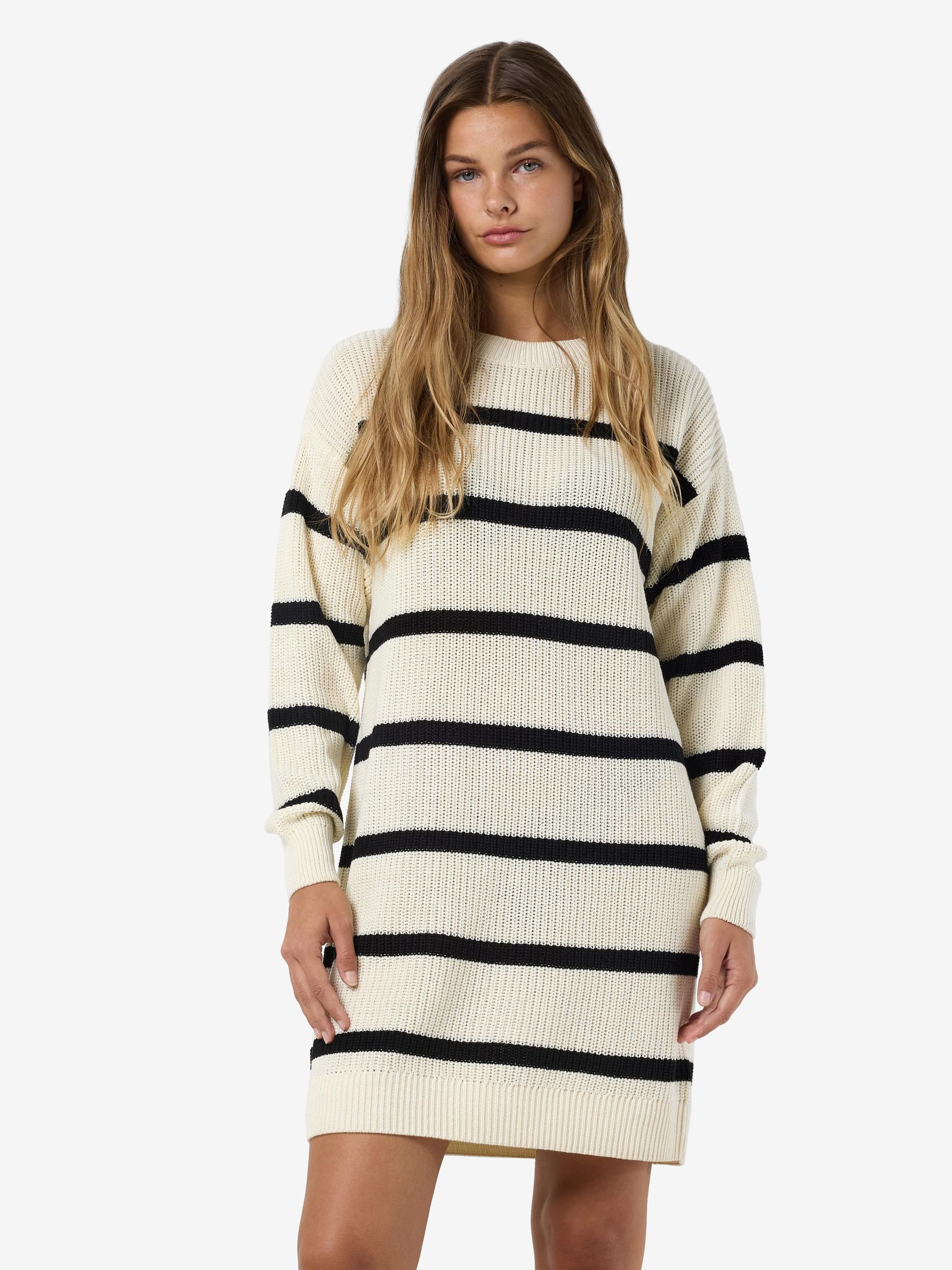 Browse dresses from Noisy May online