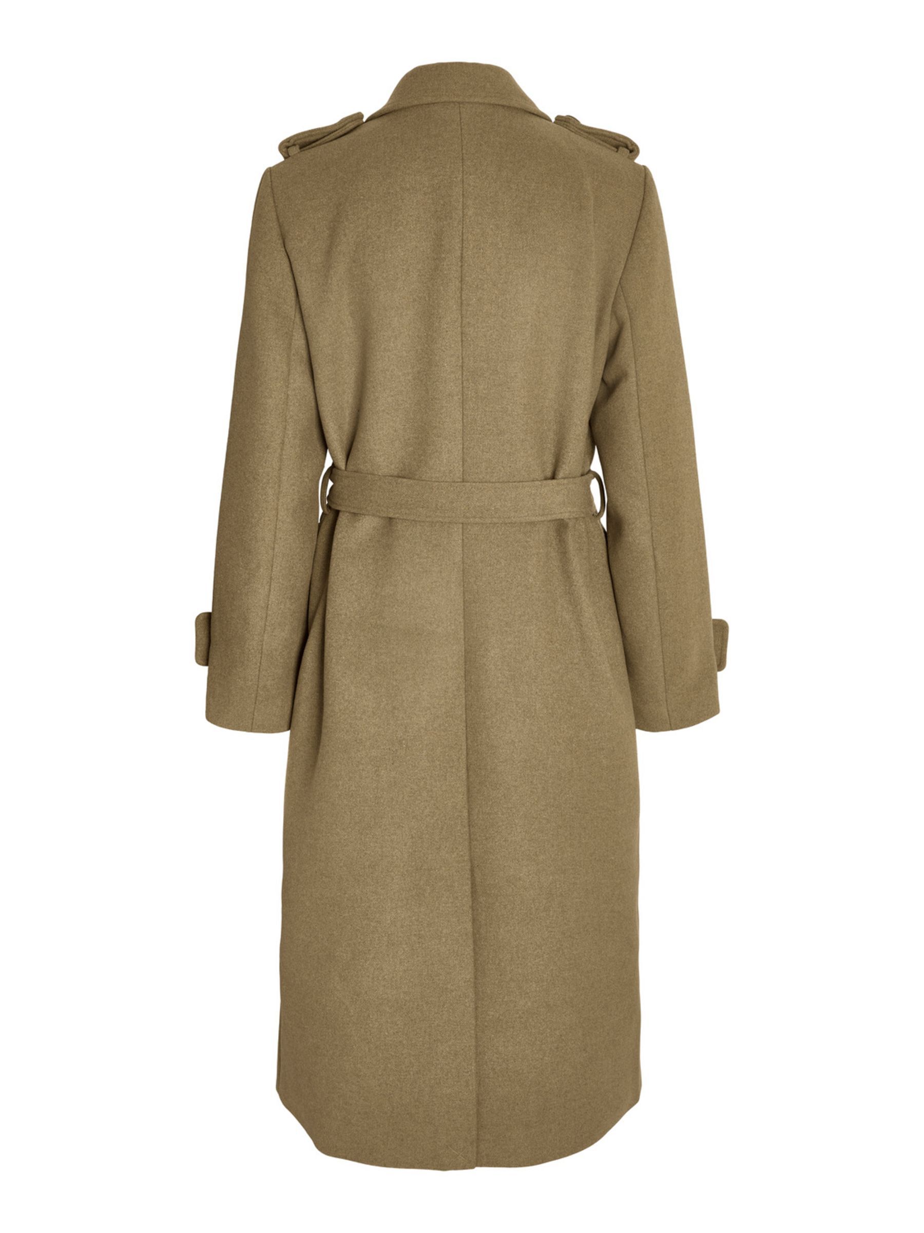Noisy may trenchcoat store