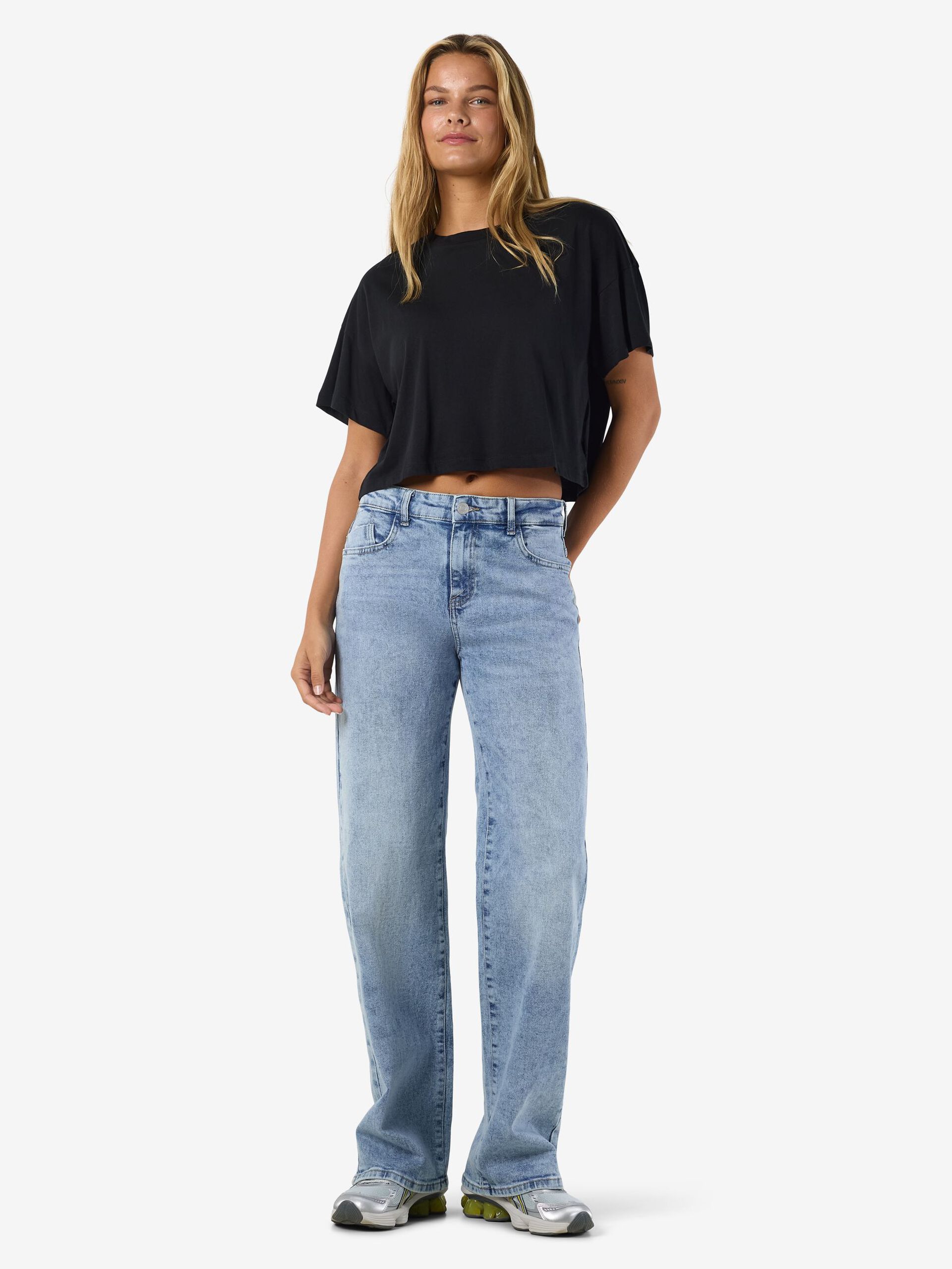 Carousel image - SHORT SLEEVED SEMI CROPPED TOP, Black | 4