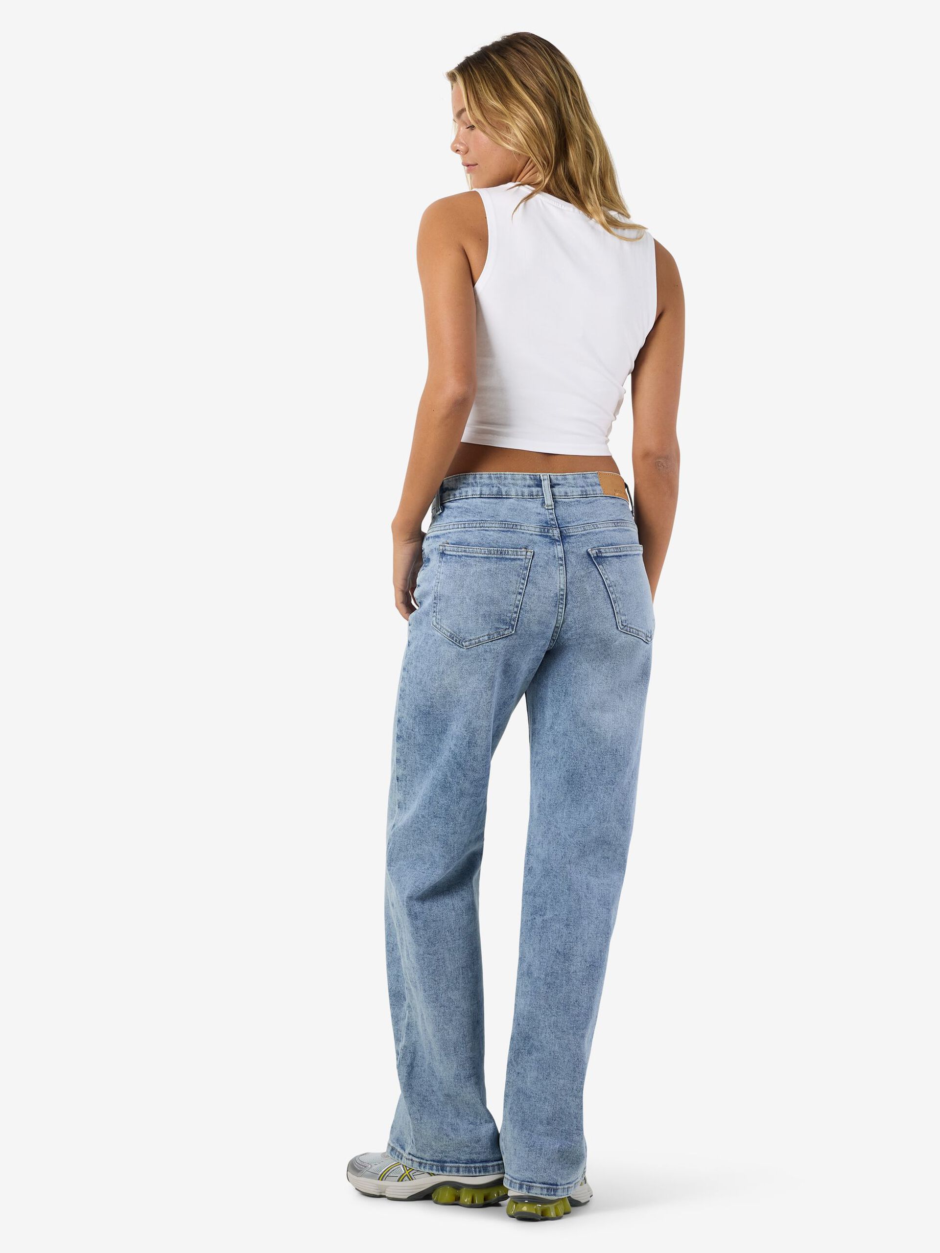 Carousel image - CROPPED SLEEVELESS TOP, Bright White | 3
