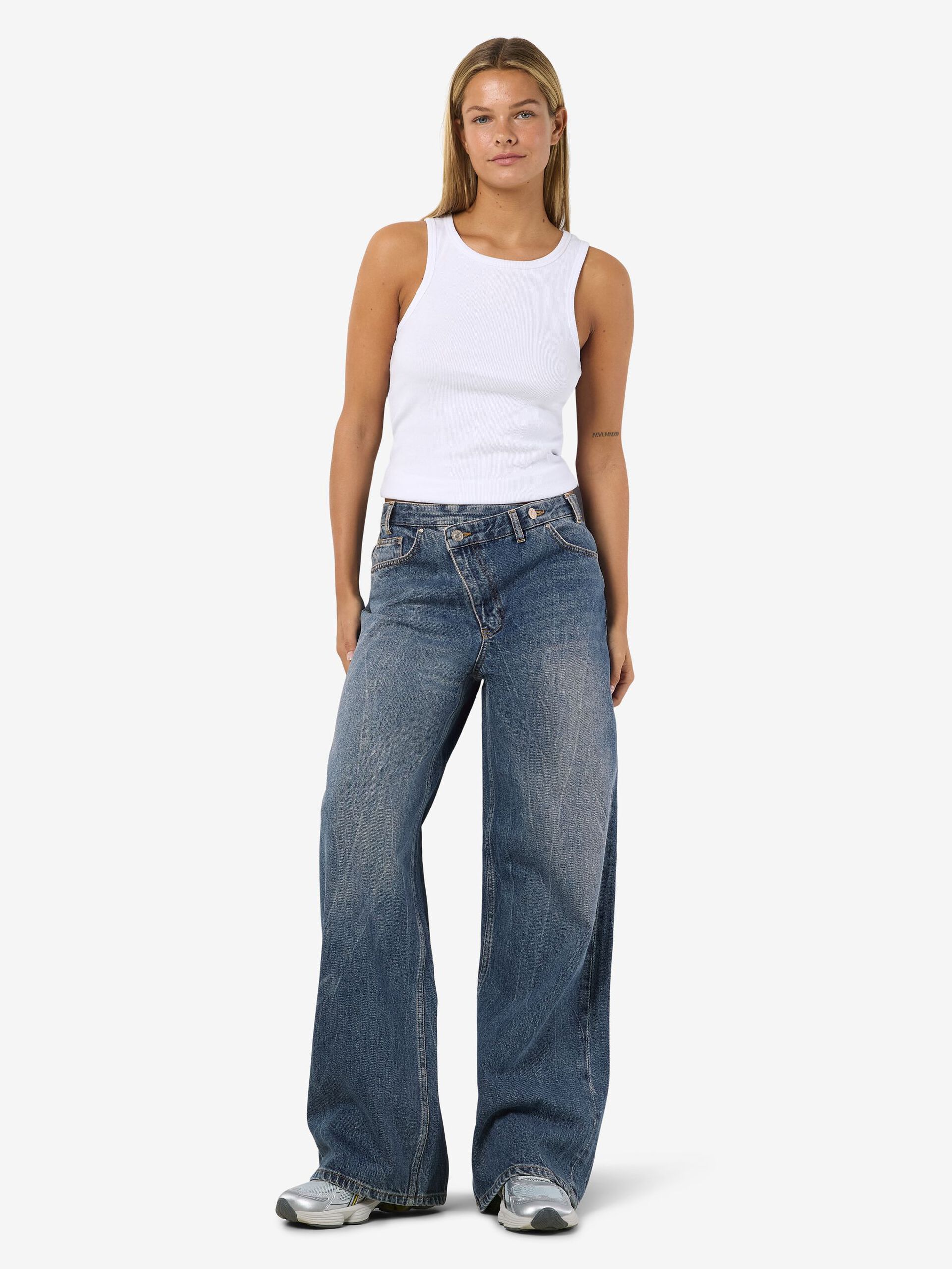 Carousel image - NMSABINE WIDE FIT -FARKUT, Medium Blue Denim | 6