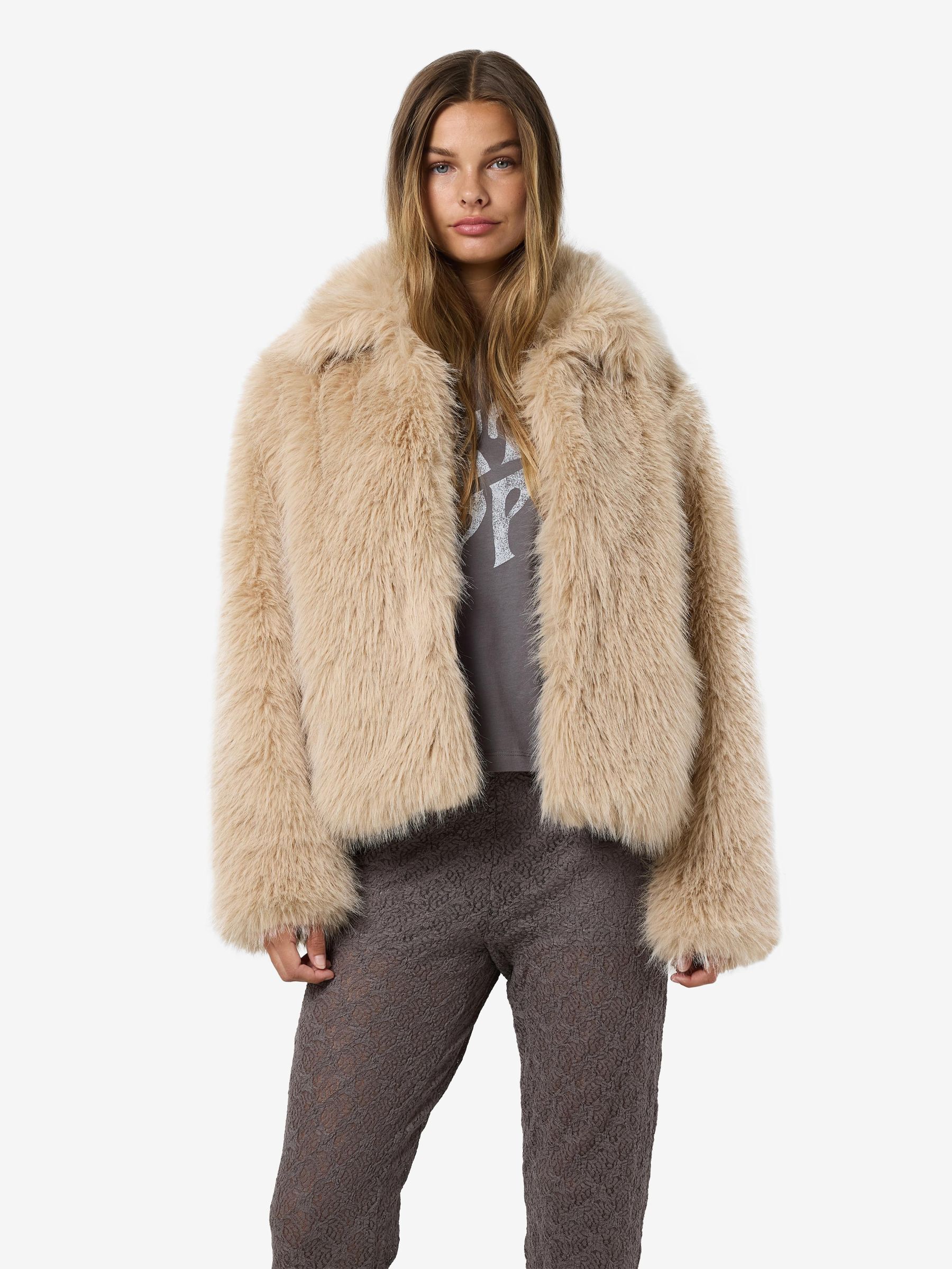 Fur jacket missguided top
