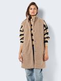 Noisy May TEDDY GILET, Nomad, highres - 27017064_Nomad_003.jpg