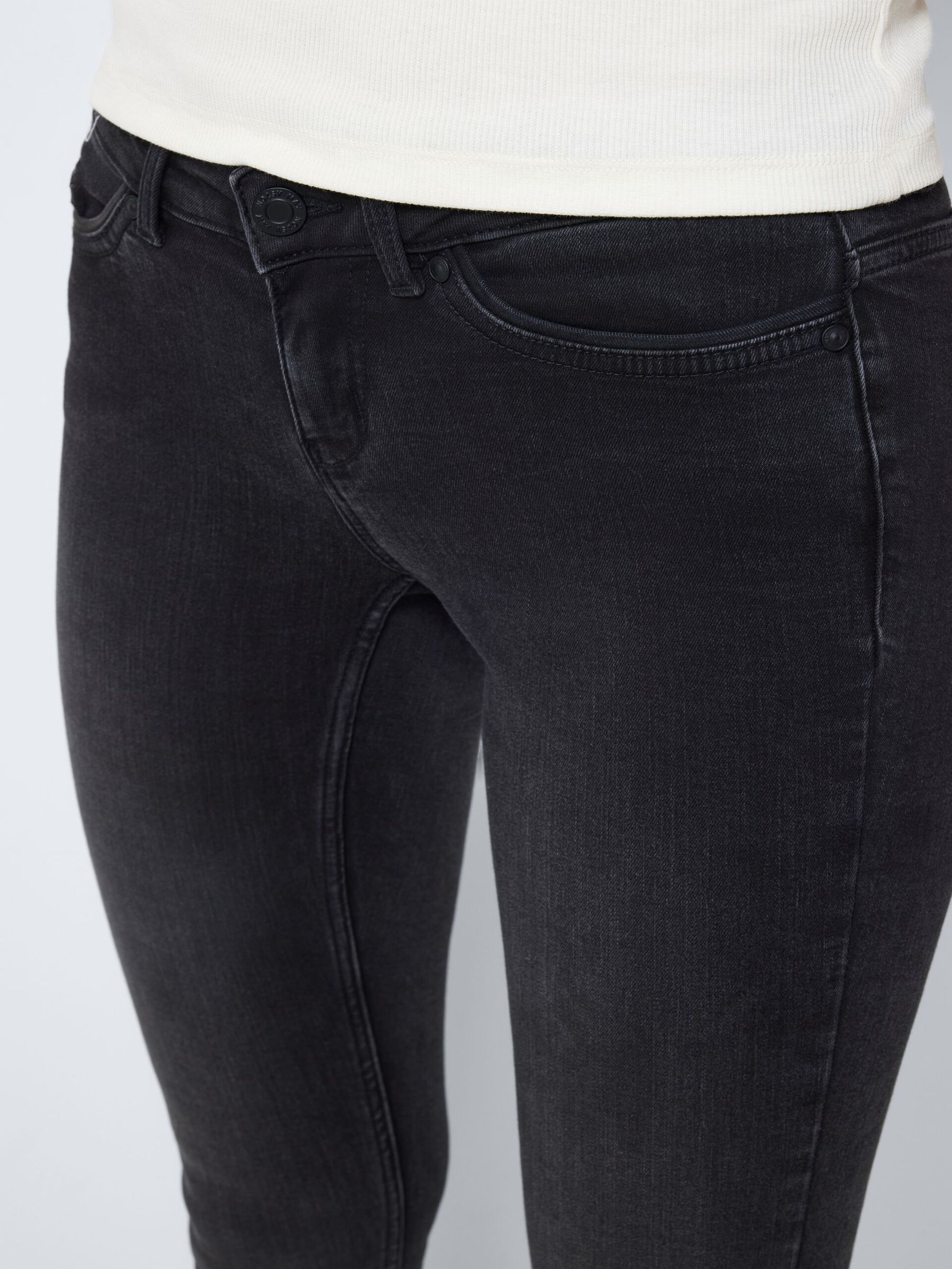 Carousel image - NMEVE LOW WAIST SKINNY FIT JEANS, Black | 5