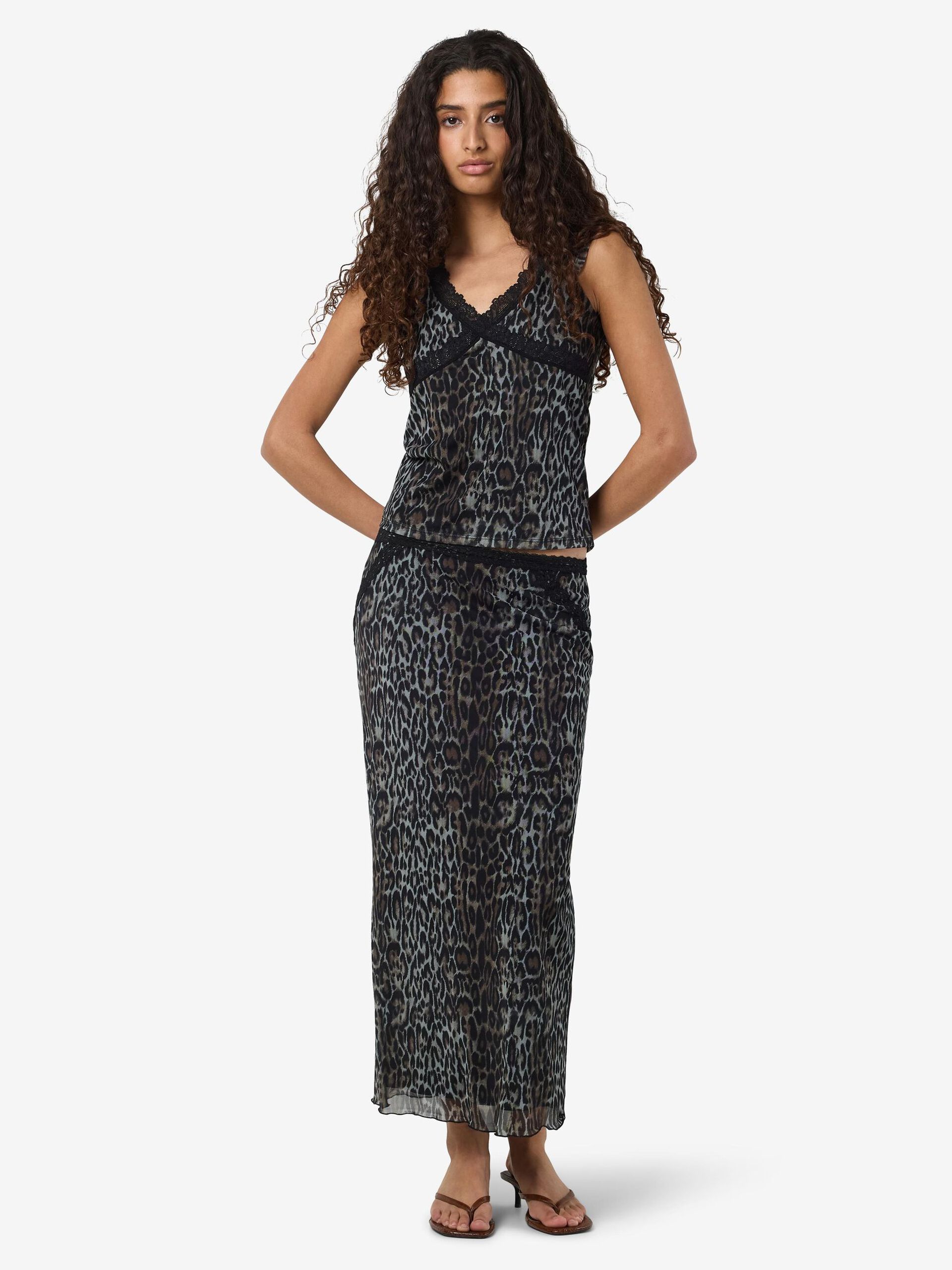 Carousel image - LEOPARD PRINT MIDI SKIRT, Kalamata | 6