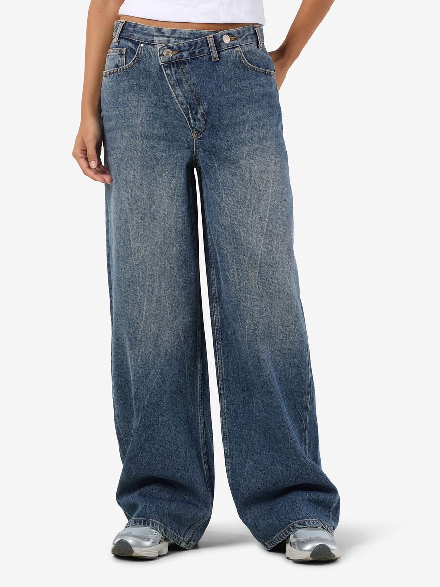 Product carousel image - NMSABINE WIDE FIT JEANS, Medium Blue Denim | 1