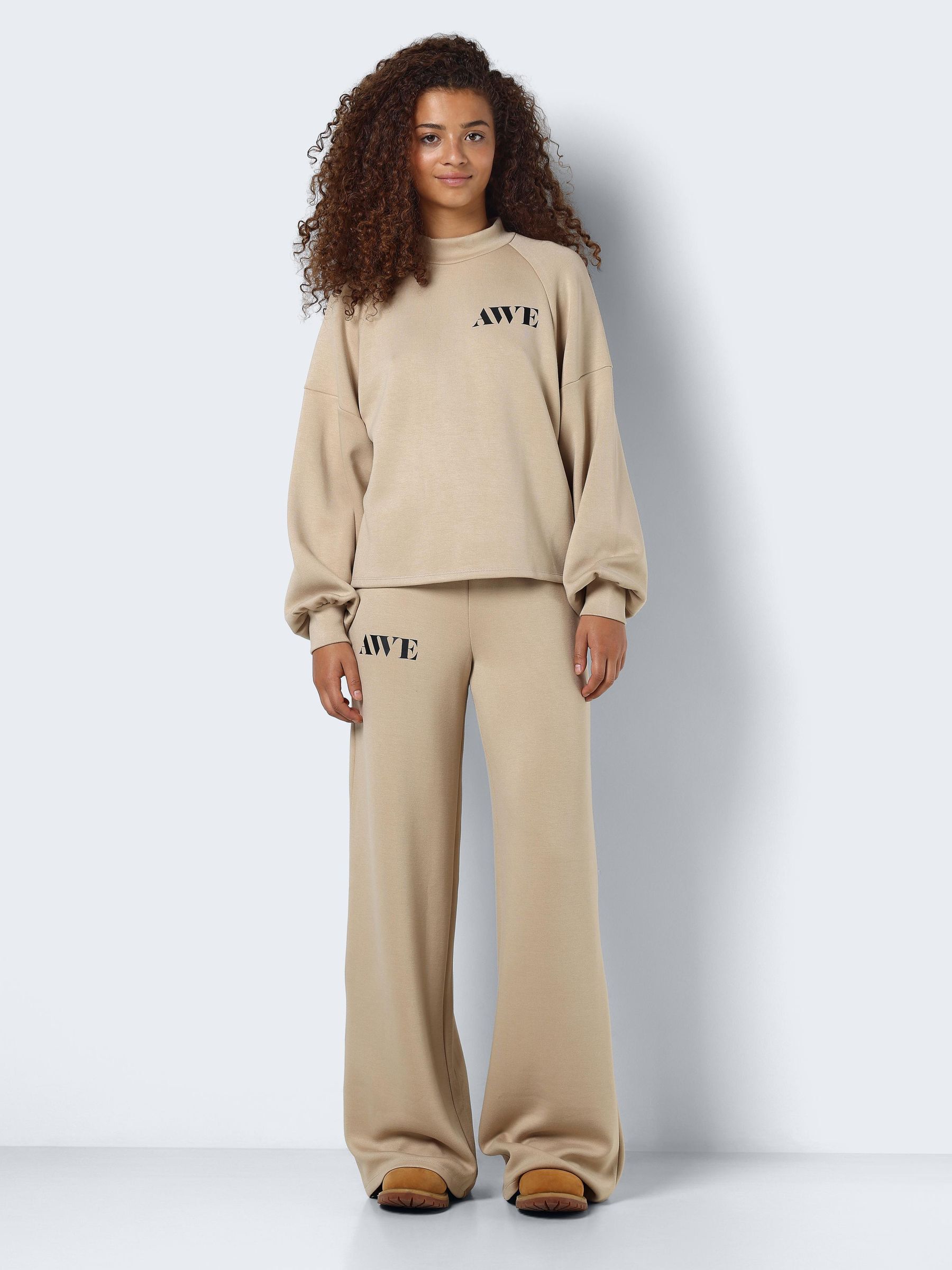 HIGH WAISTED SWEATPANTS Beige NOISY MAY