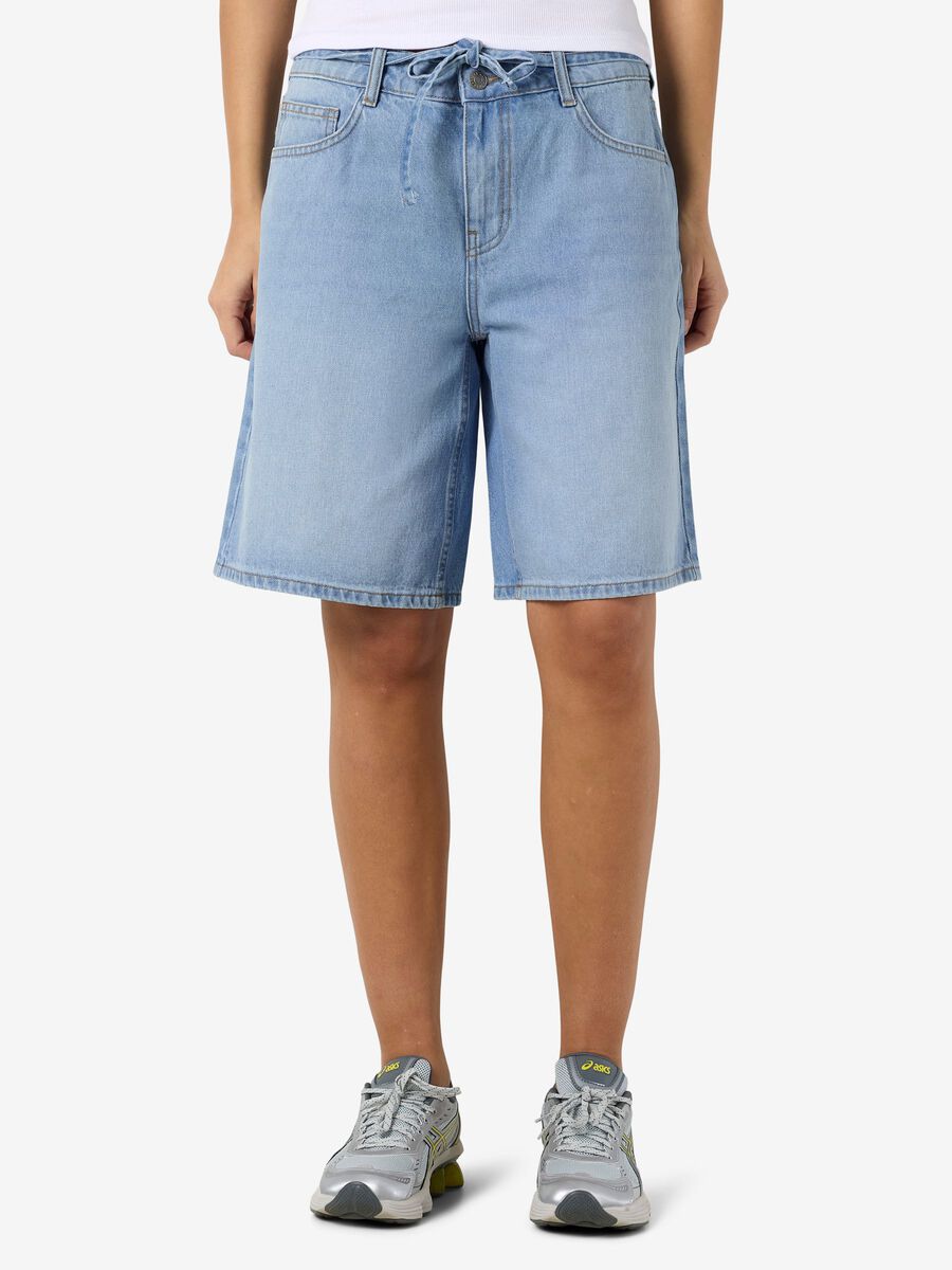 Product tile image - NMMAISY DENIM SHORTS, Light Blue Denim | 27038493_LightBlueDenim_1310061