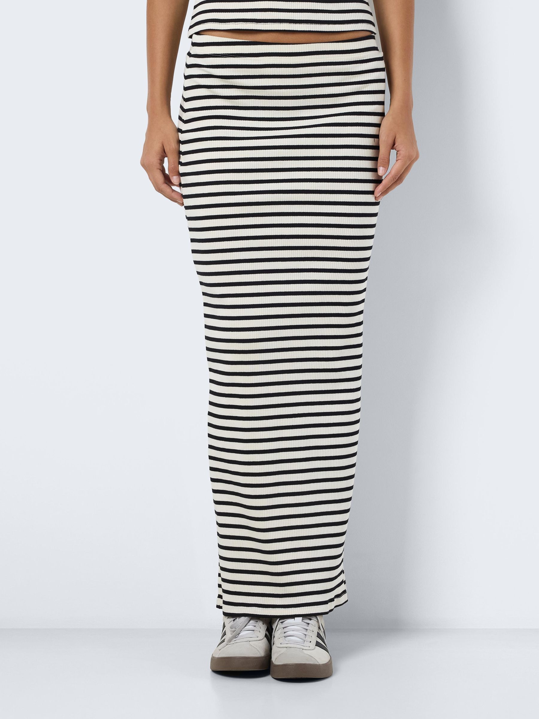 Black and white striped puffy skirt shop