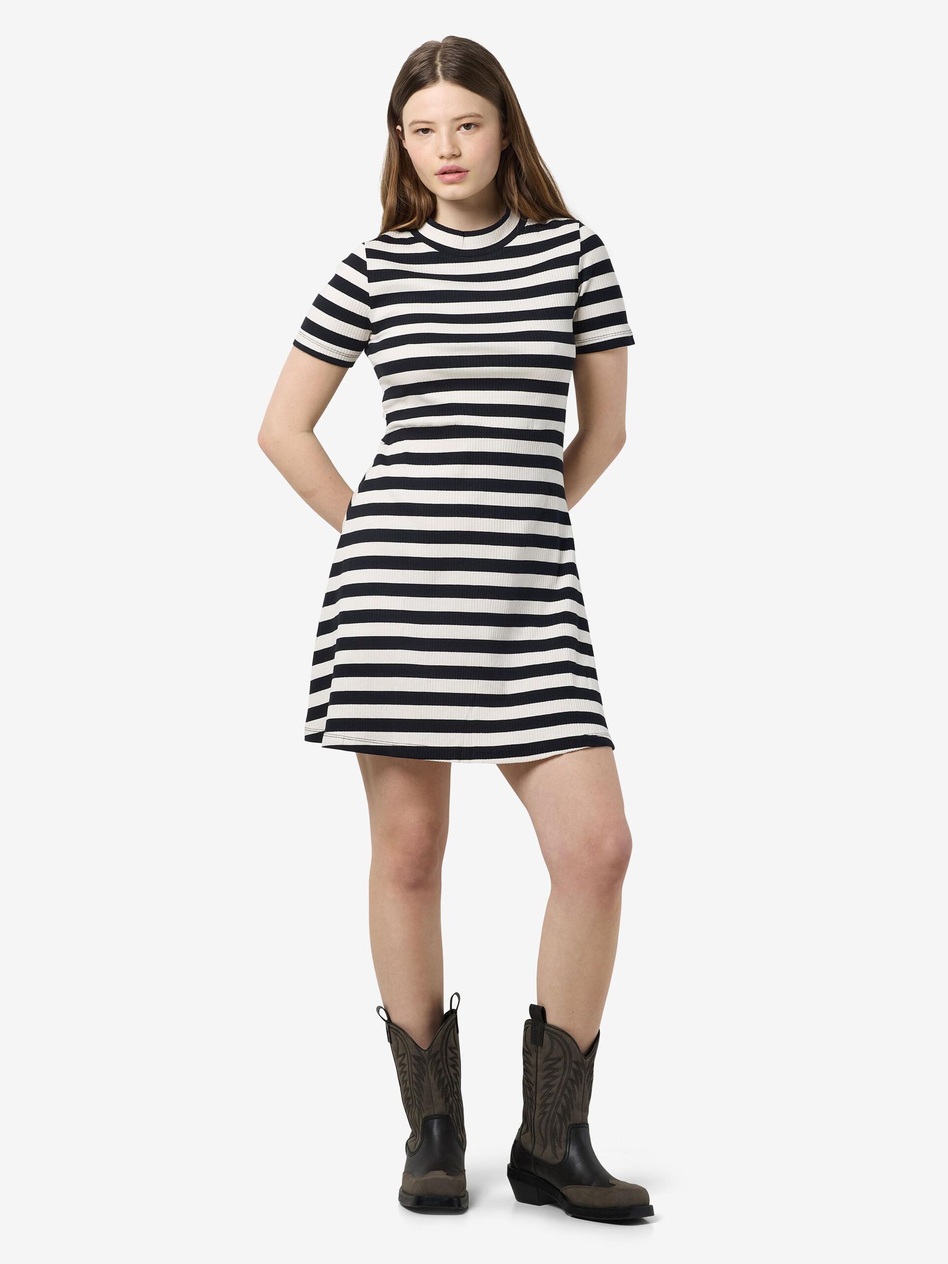 Carousel image - NMELINOR SKATER KLEID, Birch | 4