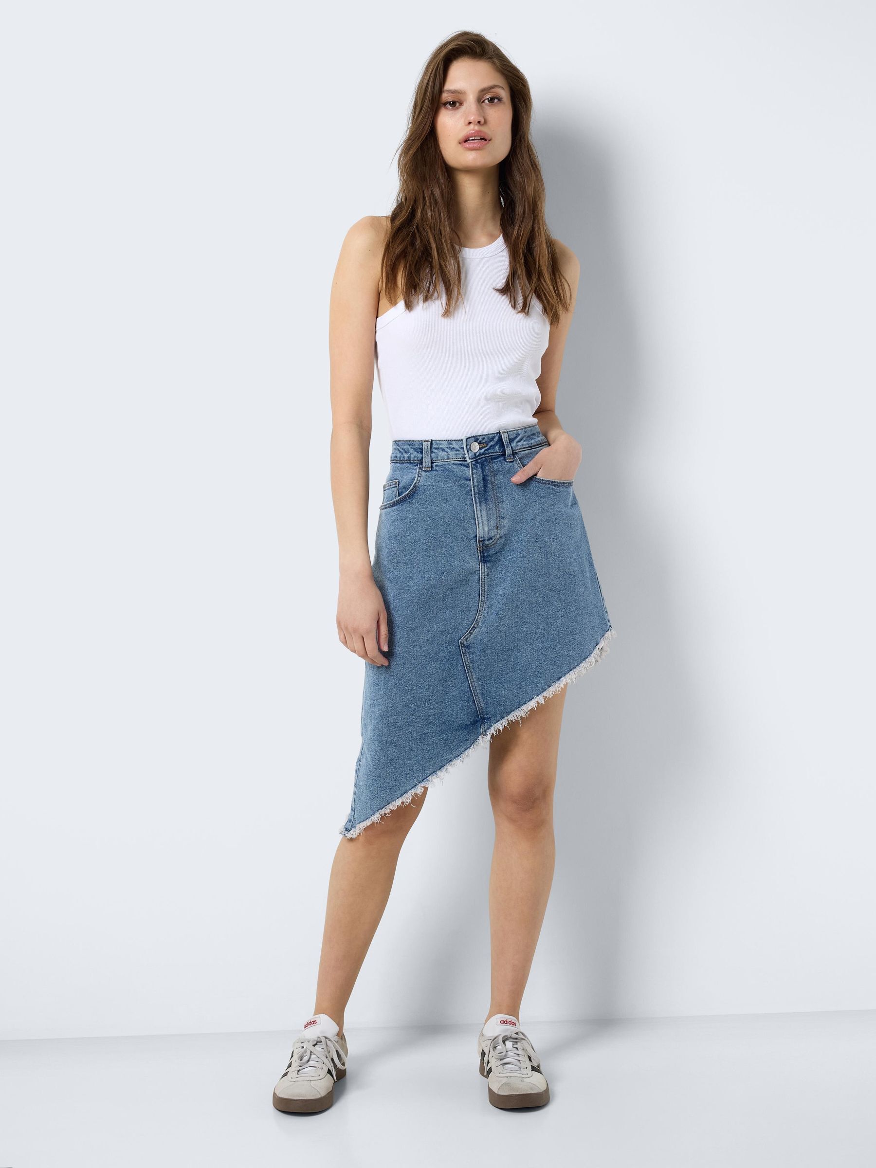 Jupe en jean qui remonte store