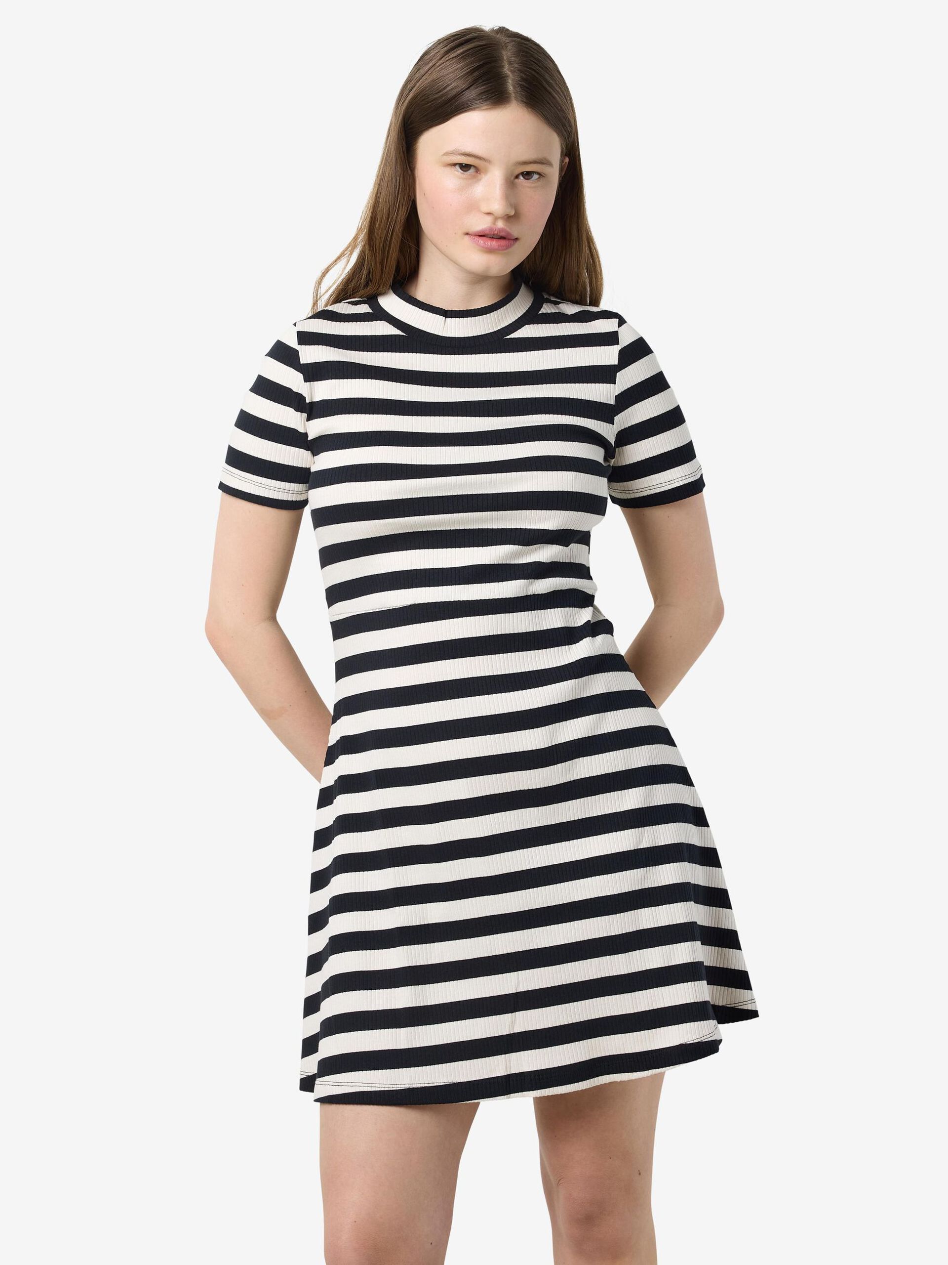 Carousel image - NMELINOR SKATER KLEID, Birch | 6