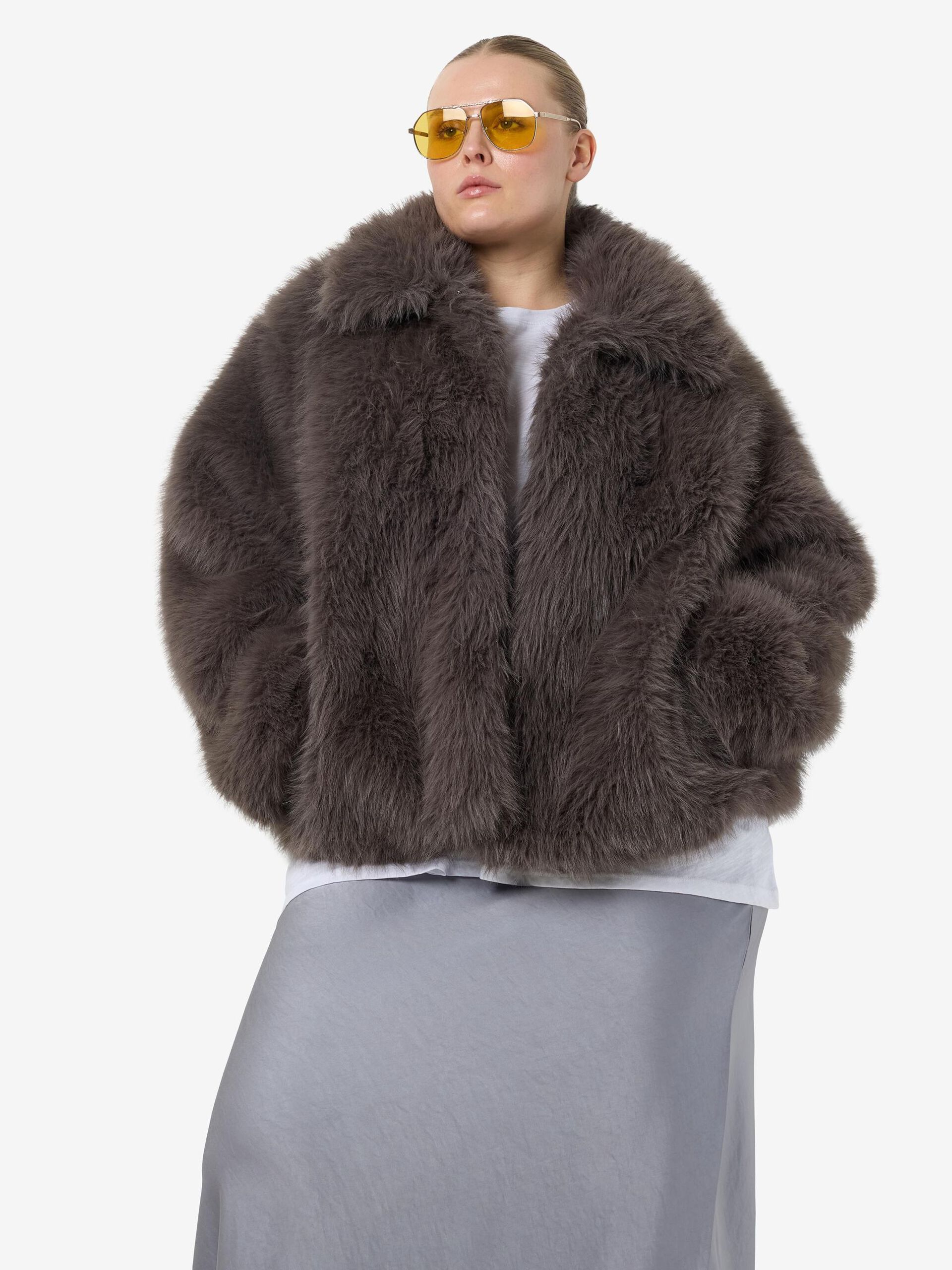 Carousel image - CURVE FAUX FUR JACKET, Charcoal Gray | 6