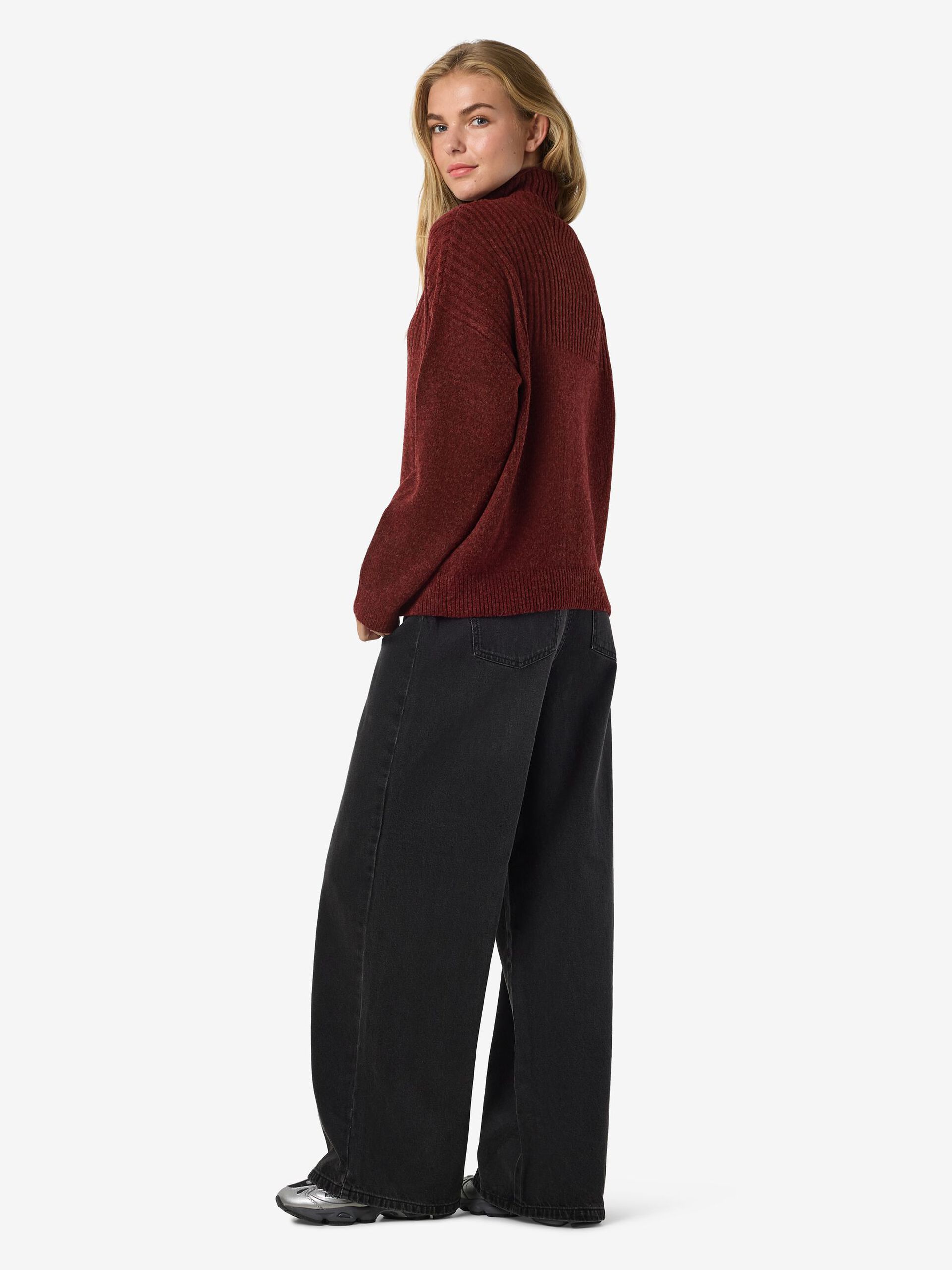 Carousel image - STRIKKET JUMPER, Windsor Wine | 3