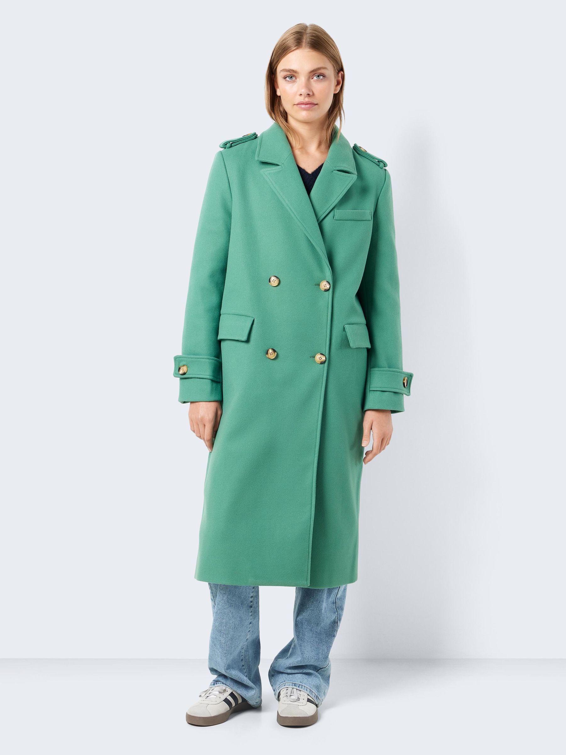 Noisy may trenchcoat shop