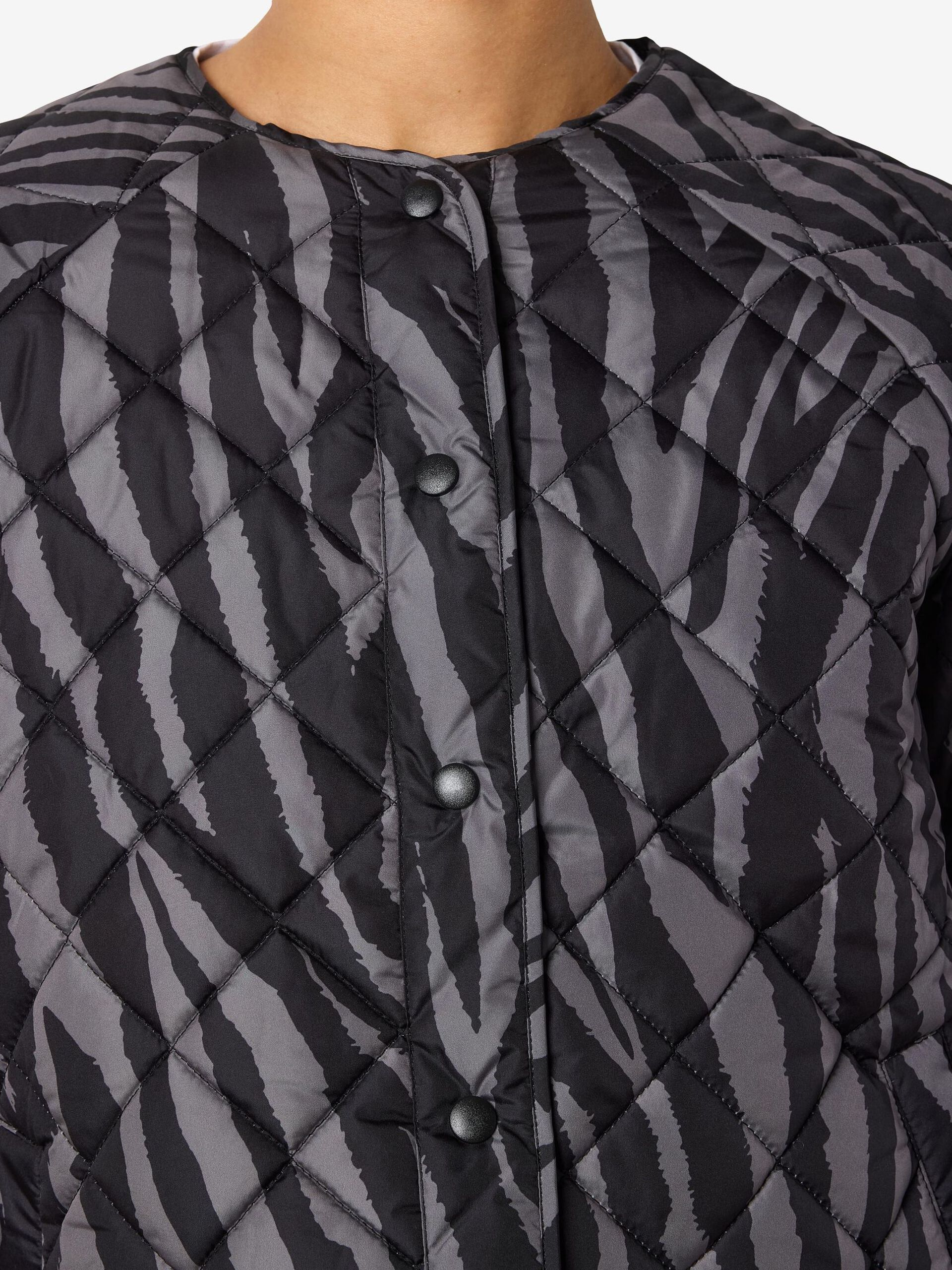 Carousel image - QUILTED JACKET, Charcoal Gray | 5