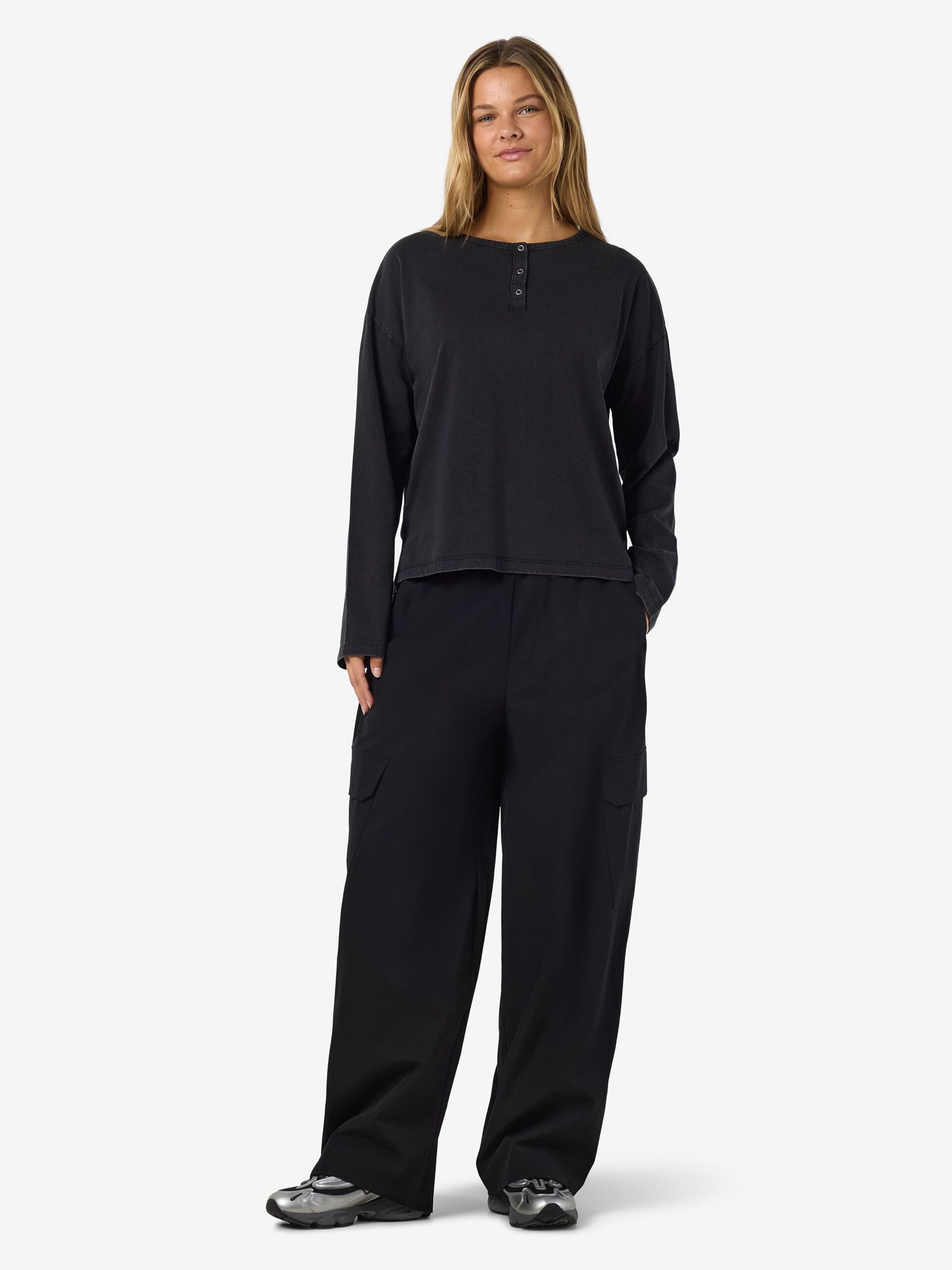 Carousel image - NMKIRBY CARGO TROUSERS, Black | 8