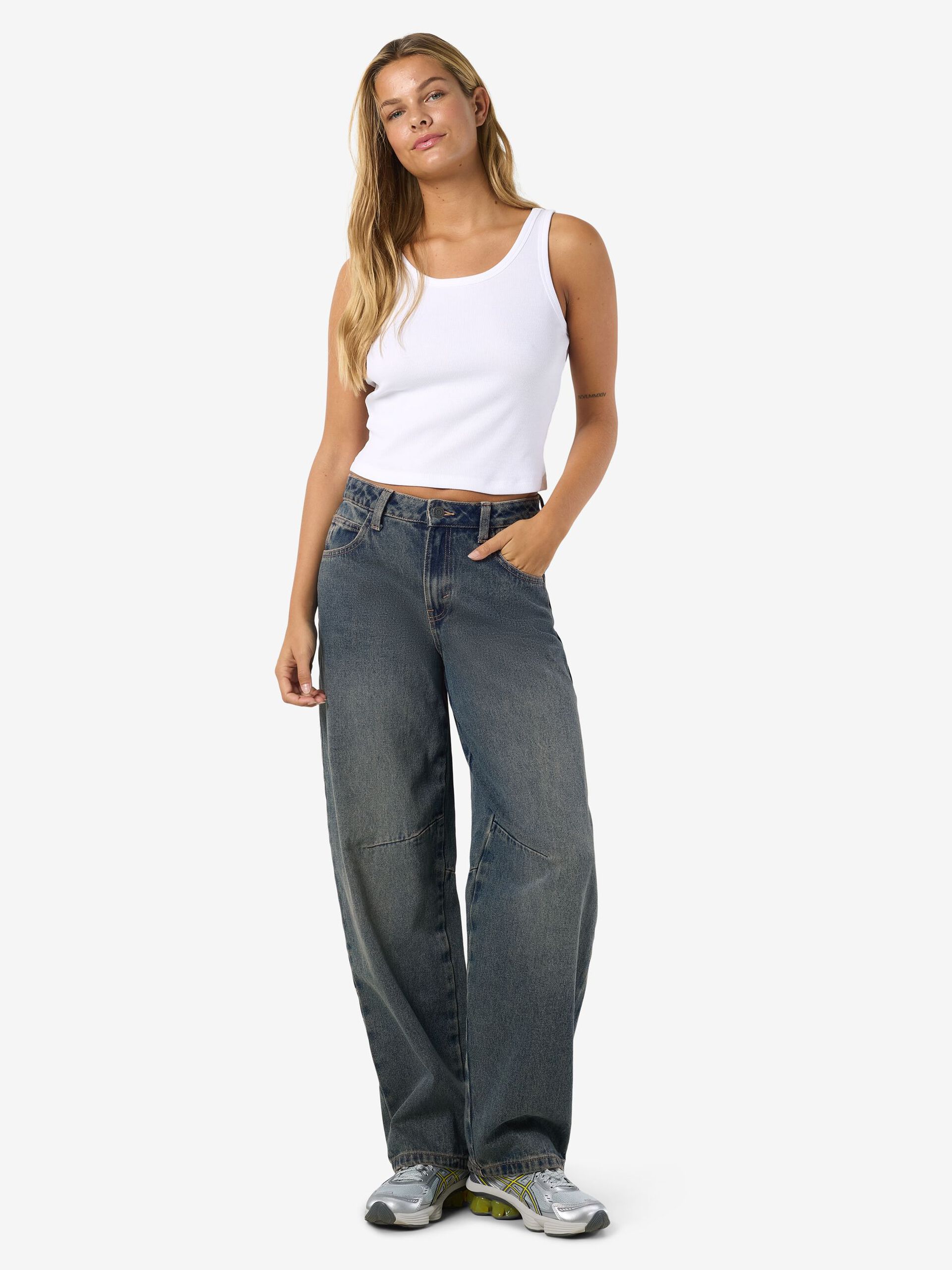 Carousel image - NMHAZAL BARREL FIT JEANS, Medium Blue Denim | 7