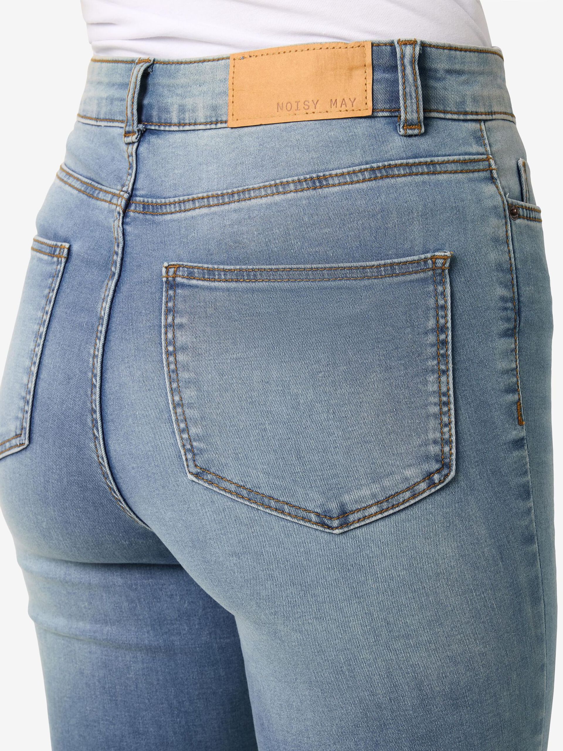 Carousel image - NMSALLIE FLARED JEANS, Light Blue Denim | 5