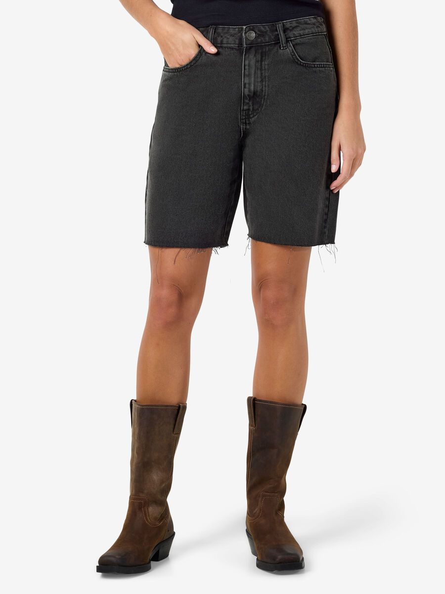 Product tile image - NMHOLLA JEANSOWE SZORTY, Black Denim | 27036599_BlackDenim