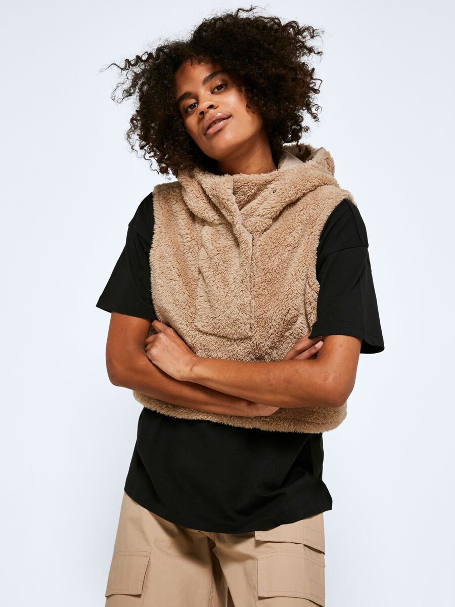 Noisy May TEDDY GILET, Nomad, highres - 27019131_Nomad_007.jpg