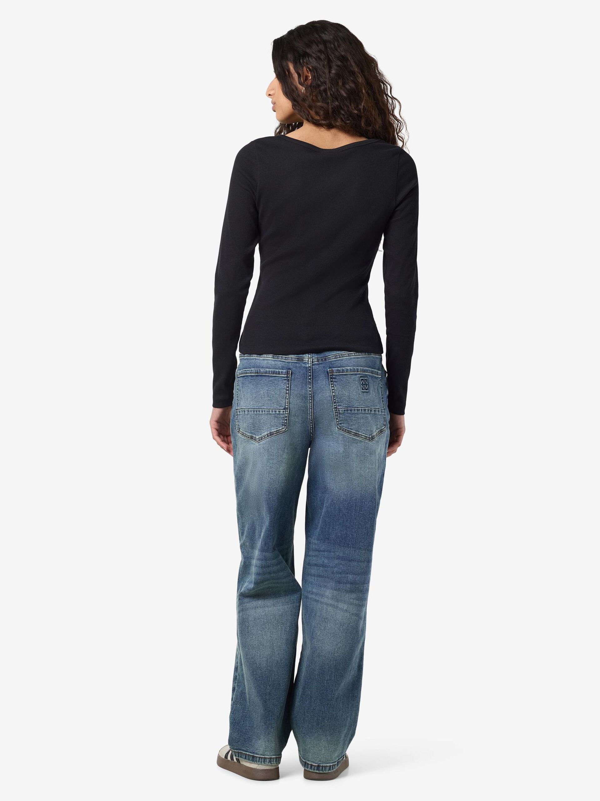 Carousel image - SLIM FIT LONG SLEEVED TOP, Black | 3