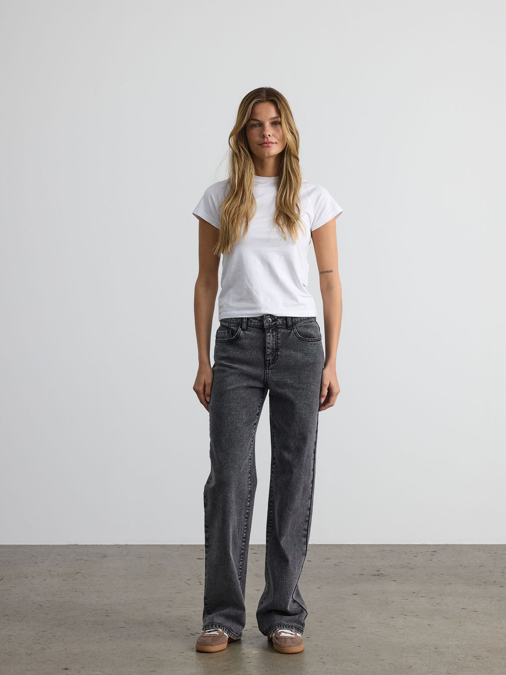 Carousel image - NMYOLANDA STRAIGHT FIT JEANS, Dark Grey Denim | 3