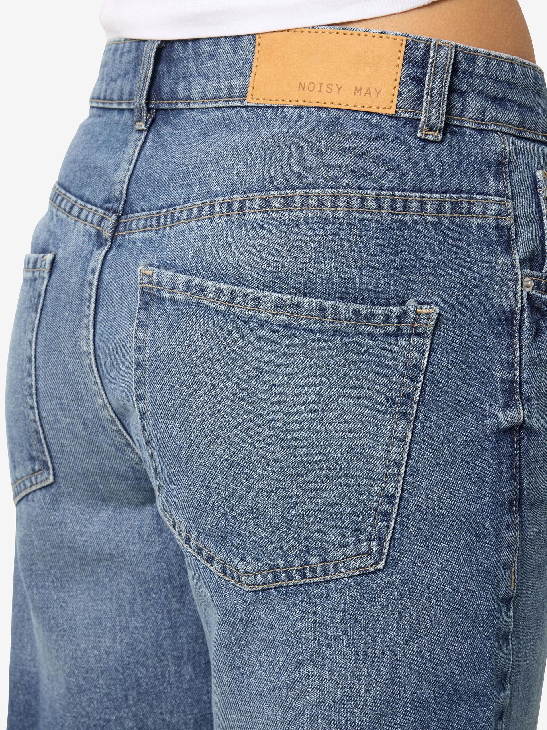 Carousel image - NMHOLLA DENIM SHORT, Medium Blue Denim | 9
