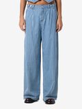 Noisy May KRITSTRECKSRANDIG BYXOR, Medium Blue Denim, highres - 27034099_MediumBlueDenim_003.jpg