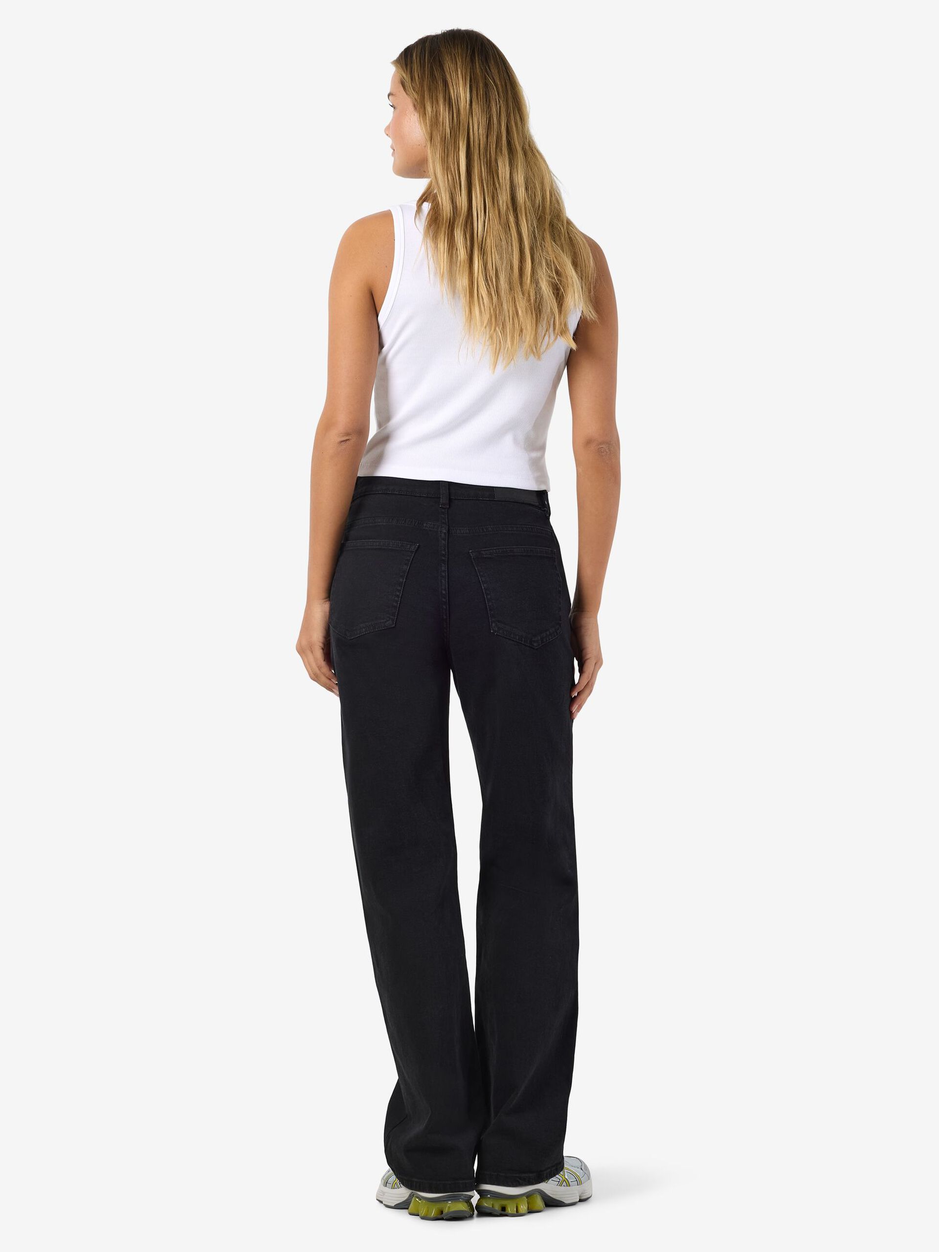 Carousel image - NMYOLANDA STRAIGHT FIT JEANS, Black Denim | 3