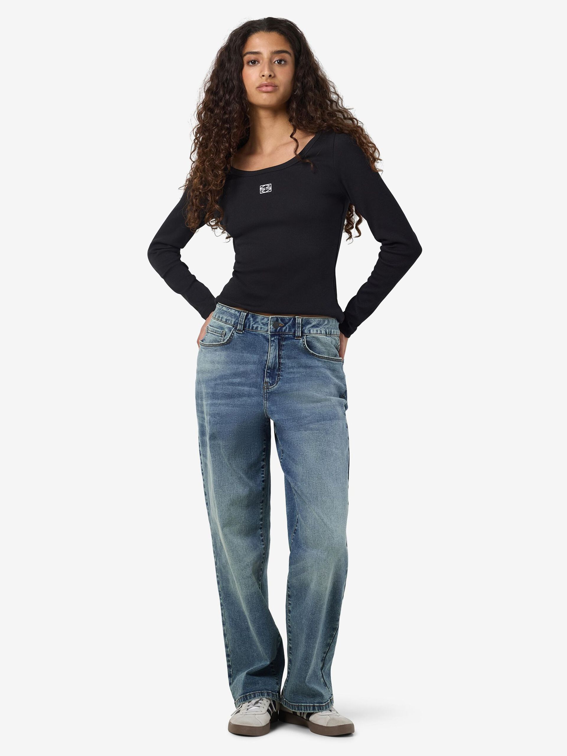 Carousel image - SLIM FIT LONG SLEEVED TOP, Black | 4