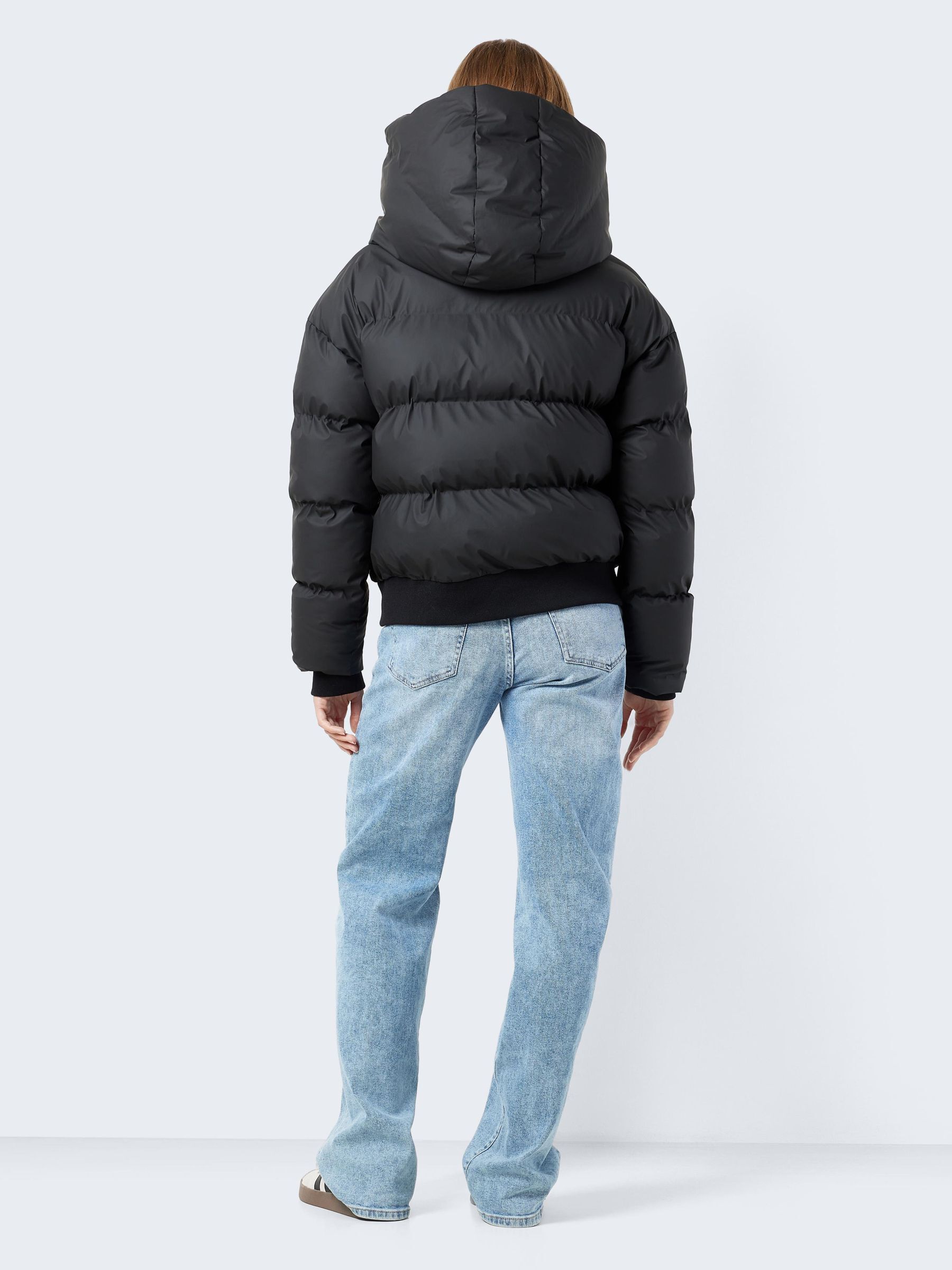 Noisy outlet nylon jacket