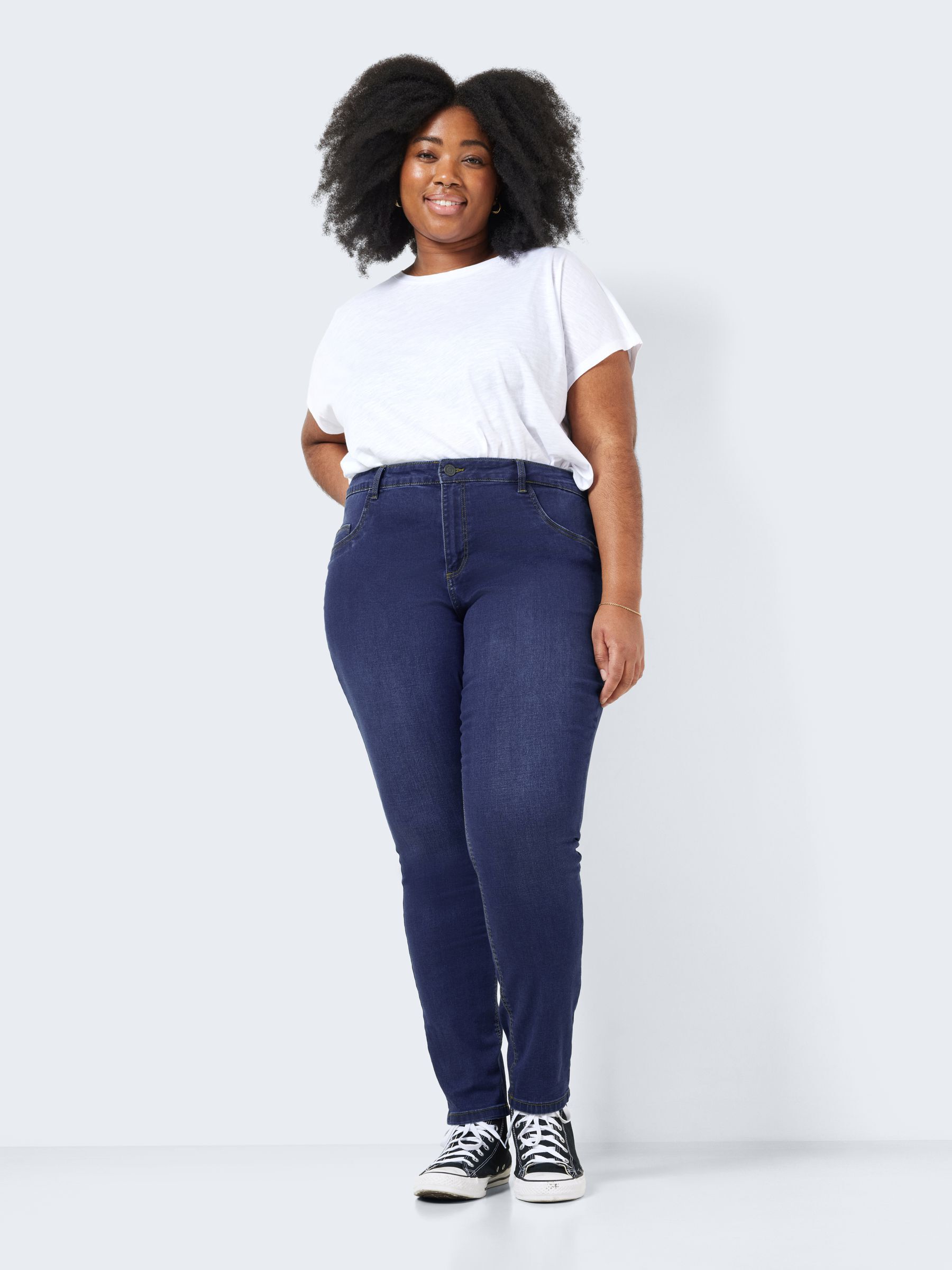 Curvy girl skinny jeans top