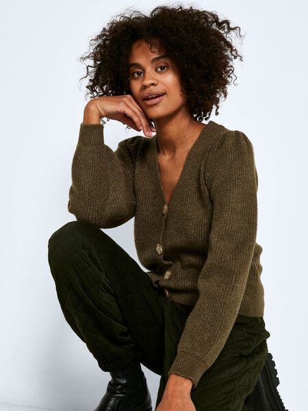 Noisy May GESTRICKTER STRICKJACKE, Burnt Olive, highres - 27019223_BurntOlive_007.jpg