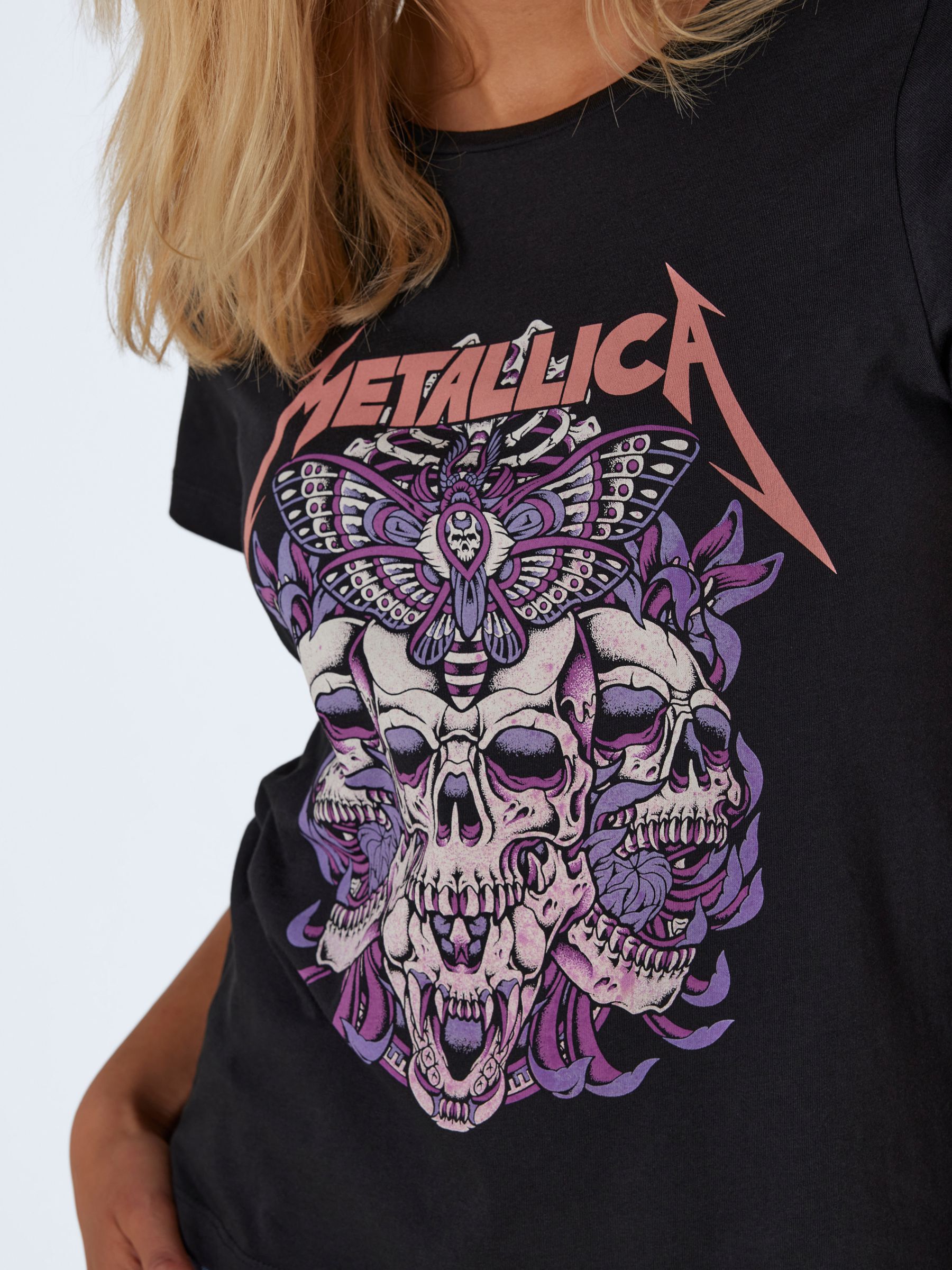 Metallica t shirt womens hotsell