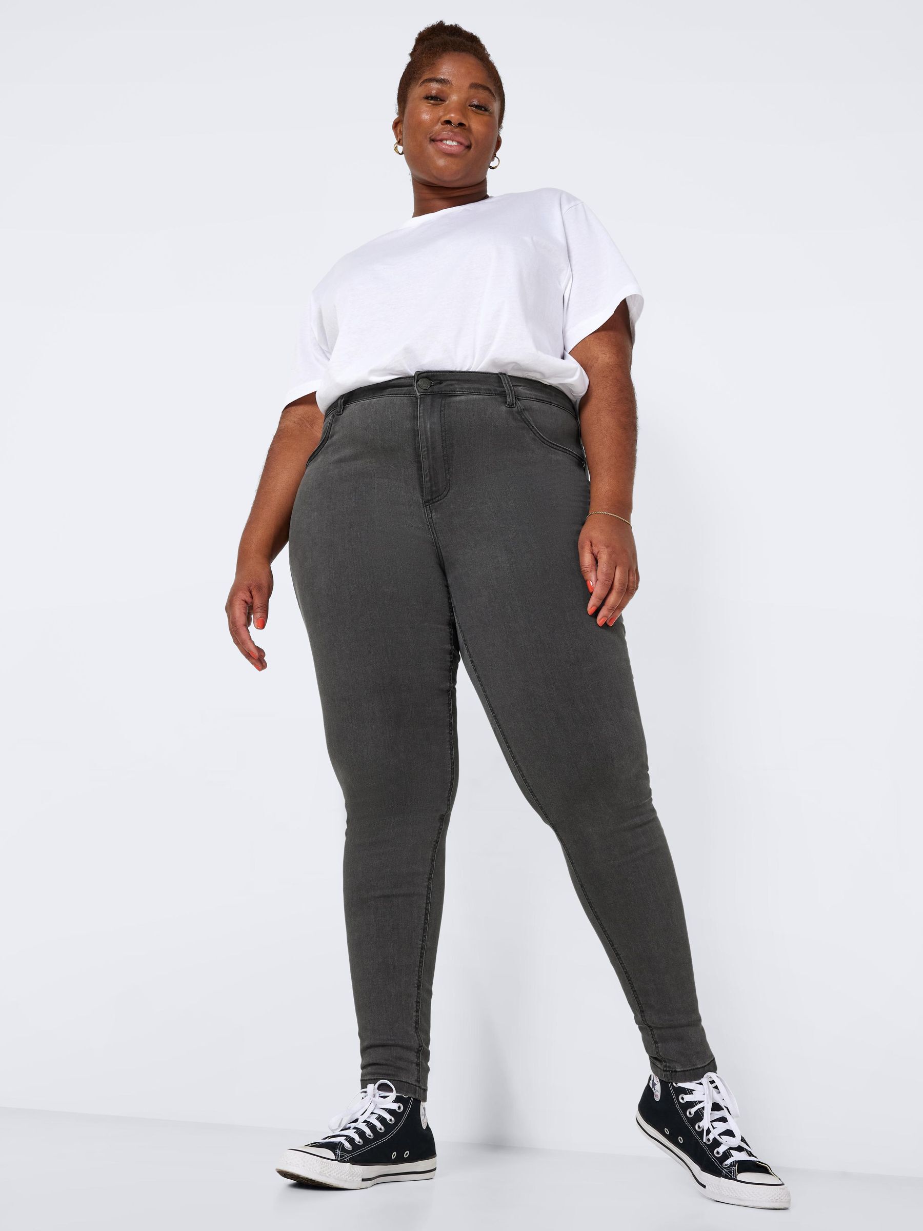 Noisy 2025 may kleding